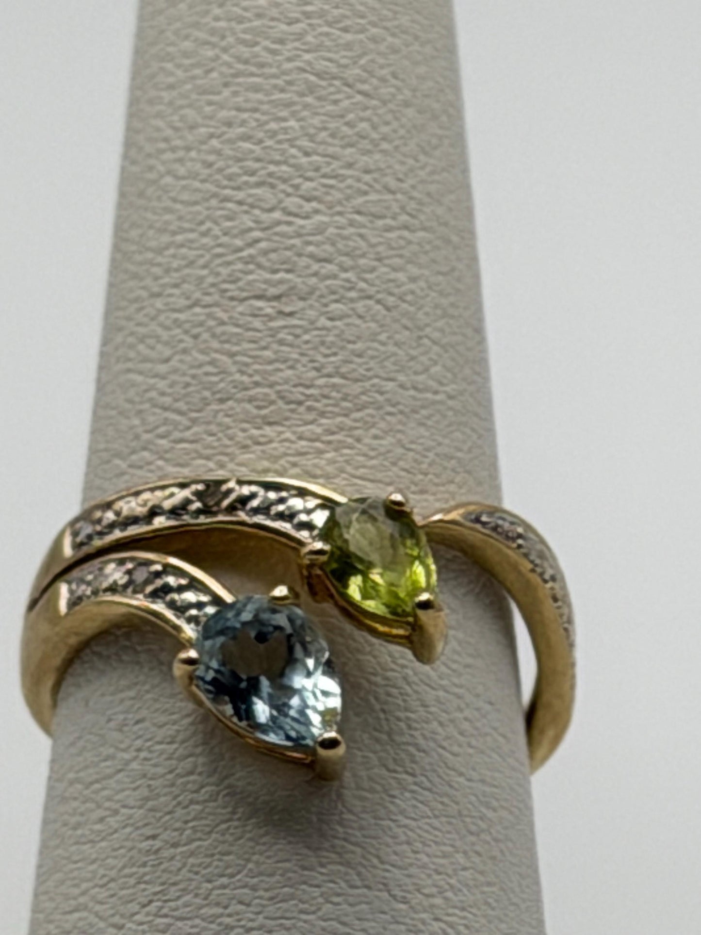 10k Yellow Gold Wrap Ring Pear-Shaped Peridot and Blue Topaz Ring. Cocktail
