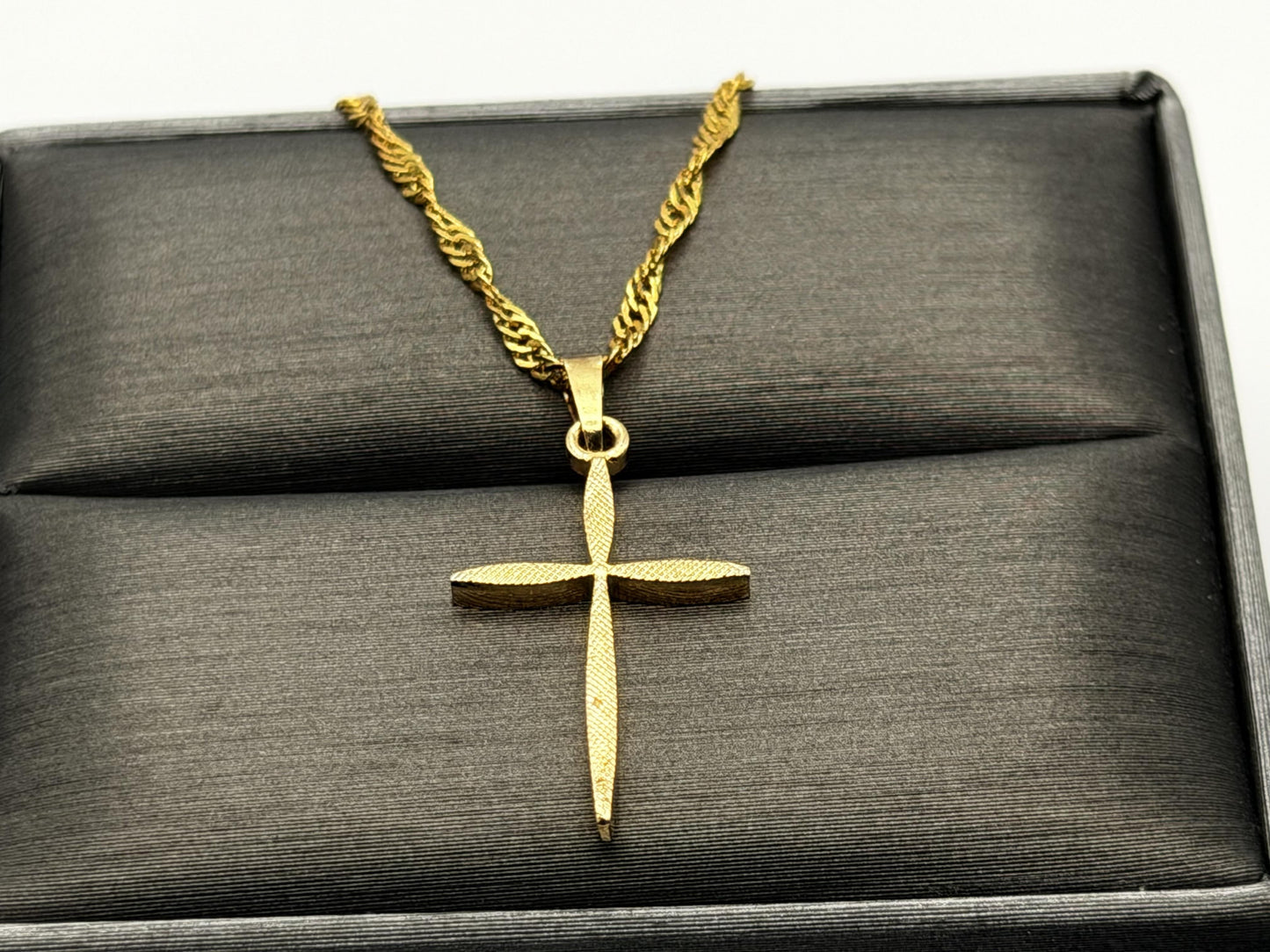 10k Yellow Gold Textured Christian Cross Pendant Necklace Chain