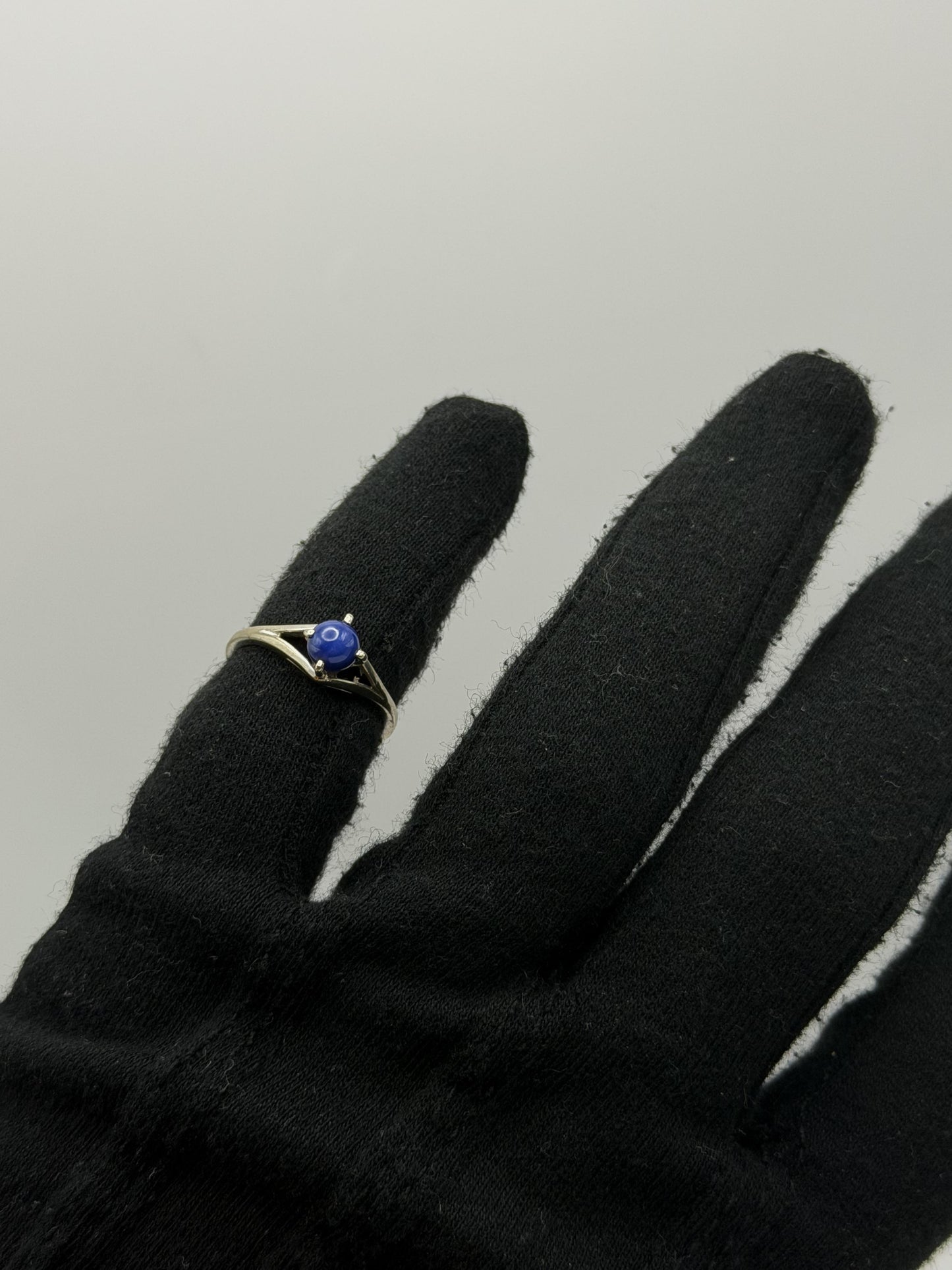 10k White Gold Blue Star Sapphire Solitare Cocktail Ring