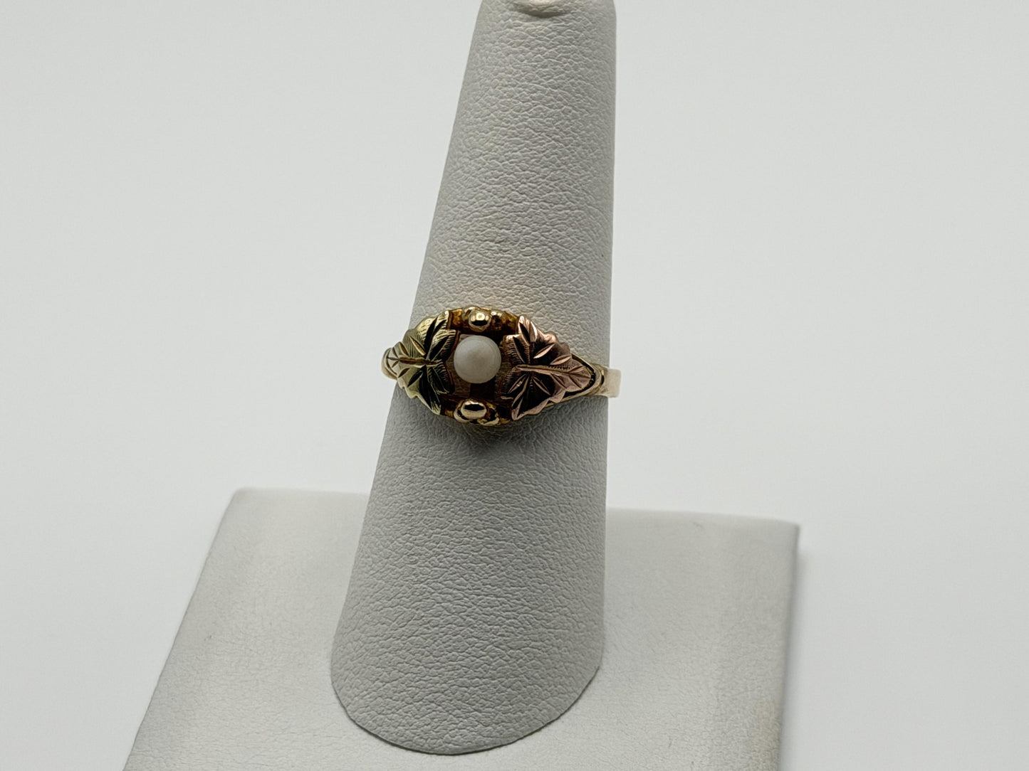 10k Black Hills Gold Tri-Colored Leaf Pearl Vine Ring Blacks Hills Trio BHG Band