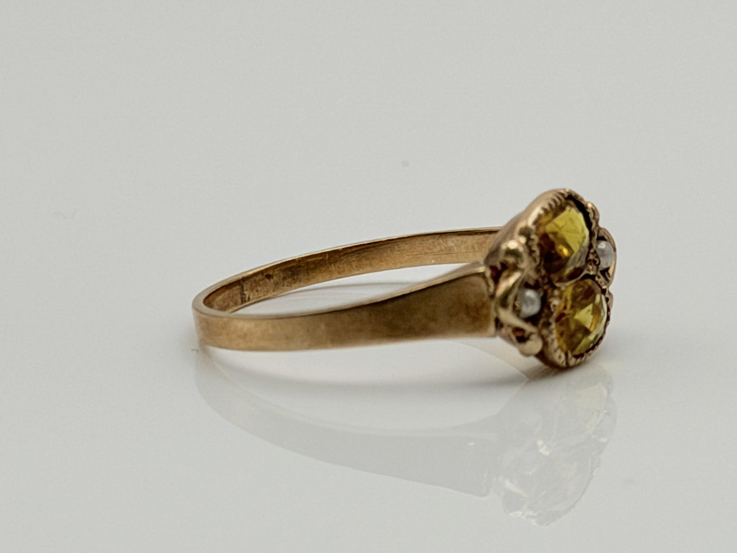10k Yellow Gold Vintage Yellow Gemstone Pearl Seed Ring.