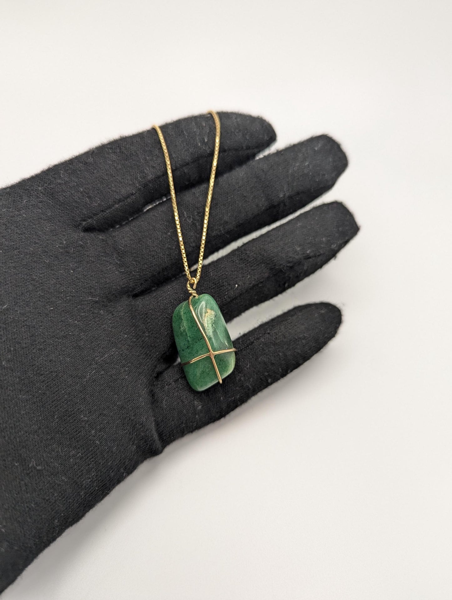 14k Yellow Gold Green Jade Aventurine Stone Necklace Pendant Box Chain 18"