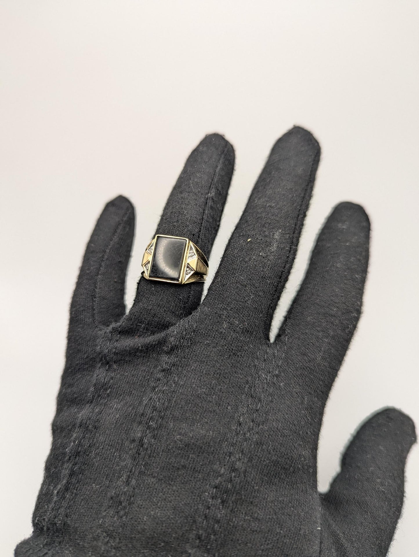Vintage Solid Gold 4.5gr 10k Black Onyx Diamond Ring Signet Wedding Ring