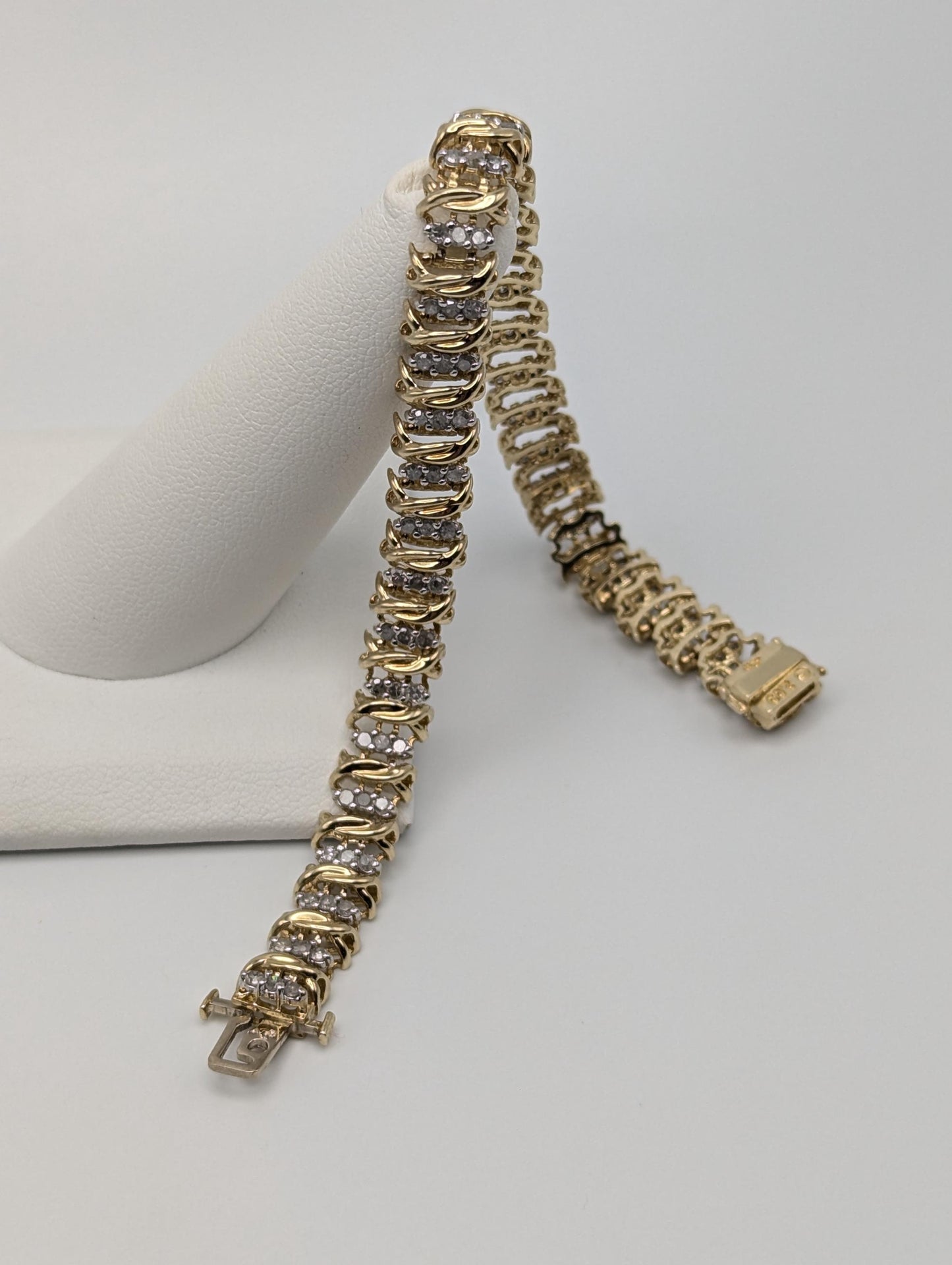 10k Diamond Tennis 13g Bracelet 2.4 ctw. 7" Womens Diamond Tennis Bangle