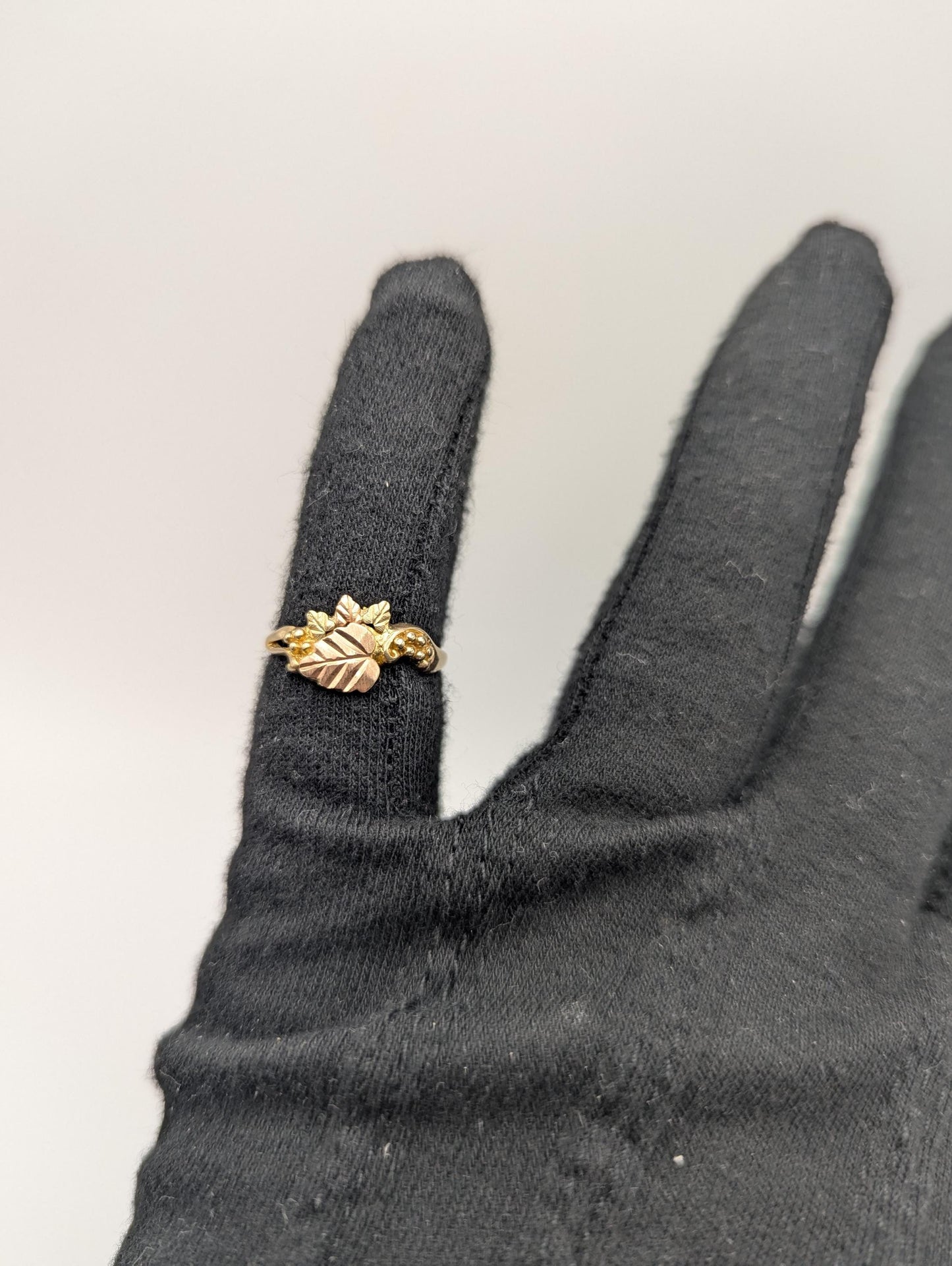 Vintage 10k 12k Black Hills Gold Leaf Multi-tone Gold Statement Ring