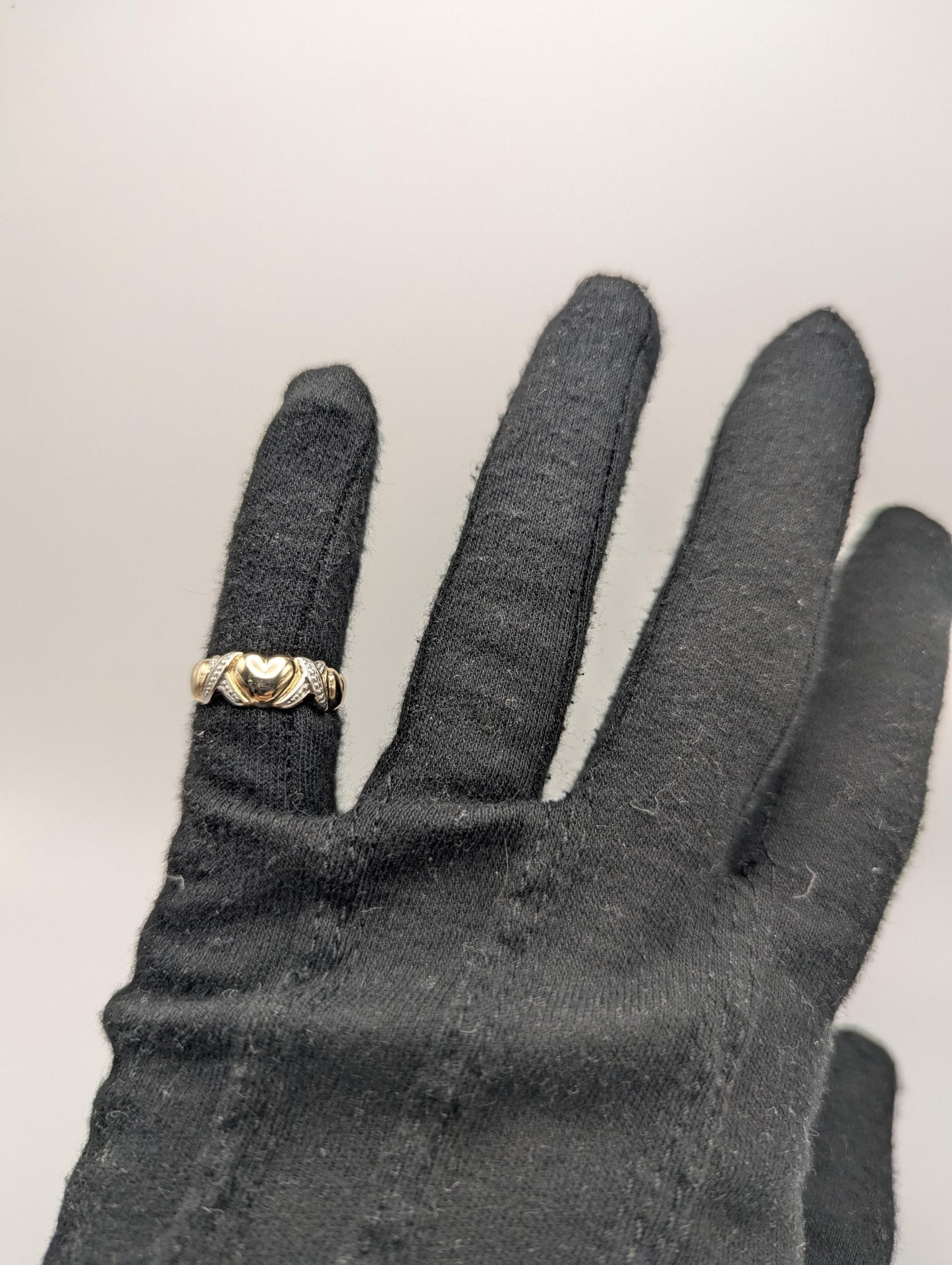 White & Yellow Gold 10k XOXO Love Design Multi Gold Heart Ring. Promise Ring.