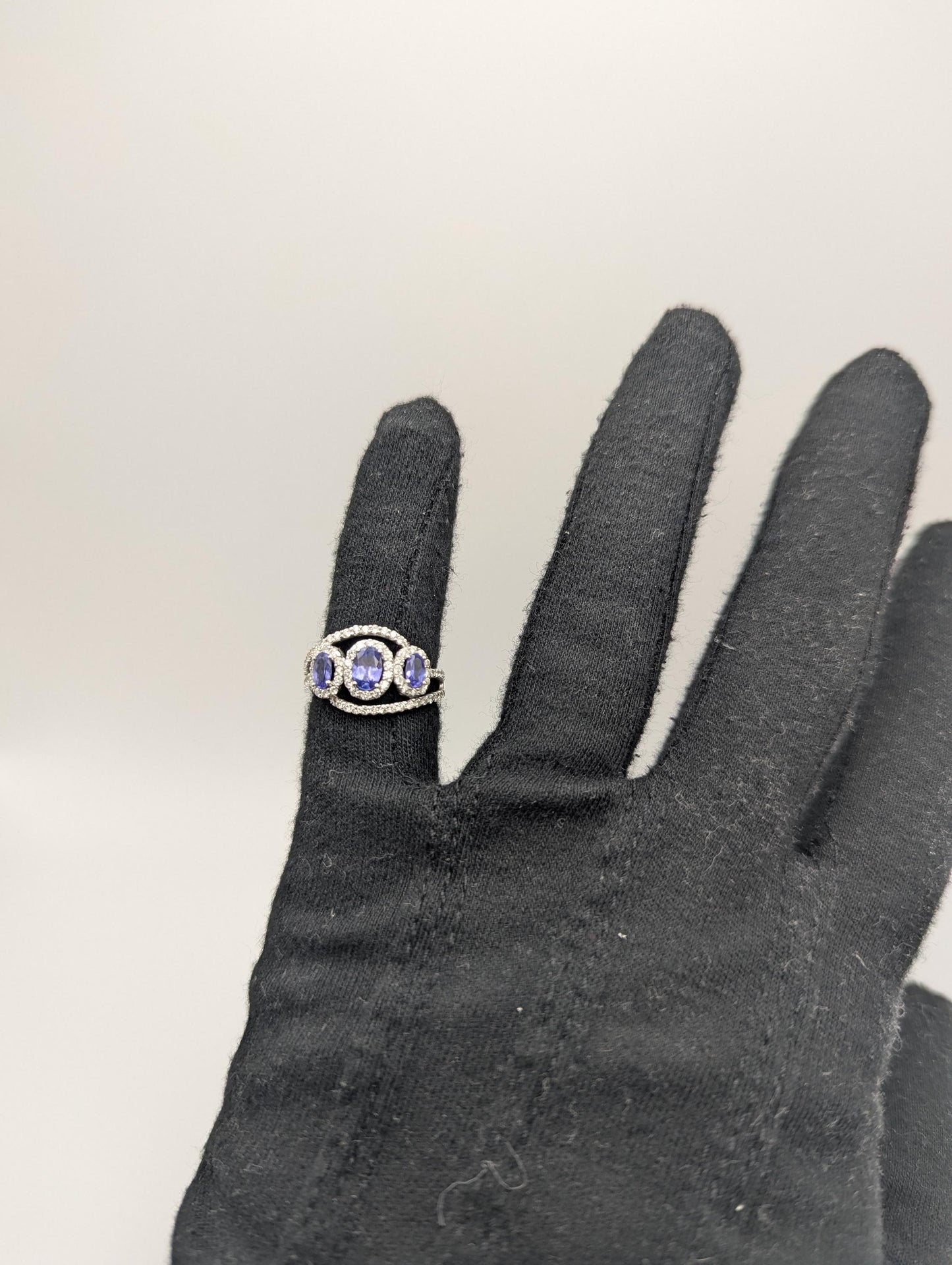 14k Whit Gold Triple Stone Tanzanite Diamond Ring Vintage Promise Ring Cocktail Ring