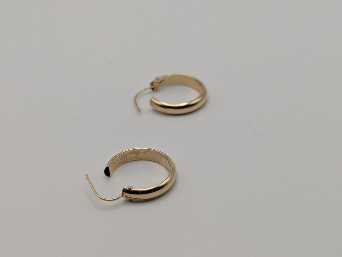 14k Yellow Gold Small Hoop Round Earrings Dainty Gold Hoops Hinged