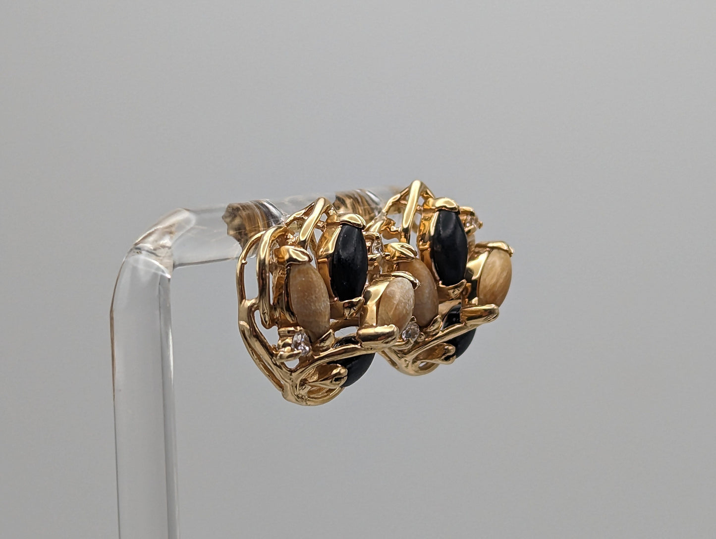 Vintage Unique 14k Yellow Gold Black Onyx & Wood Jasper Wheat Earrings. Multi Gem 14k Yellow Gold Wheat Earrings.