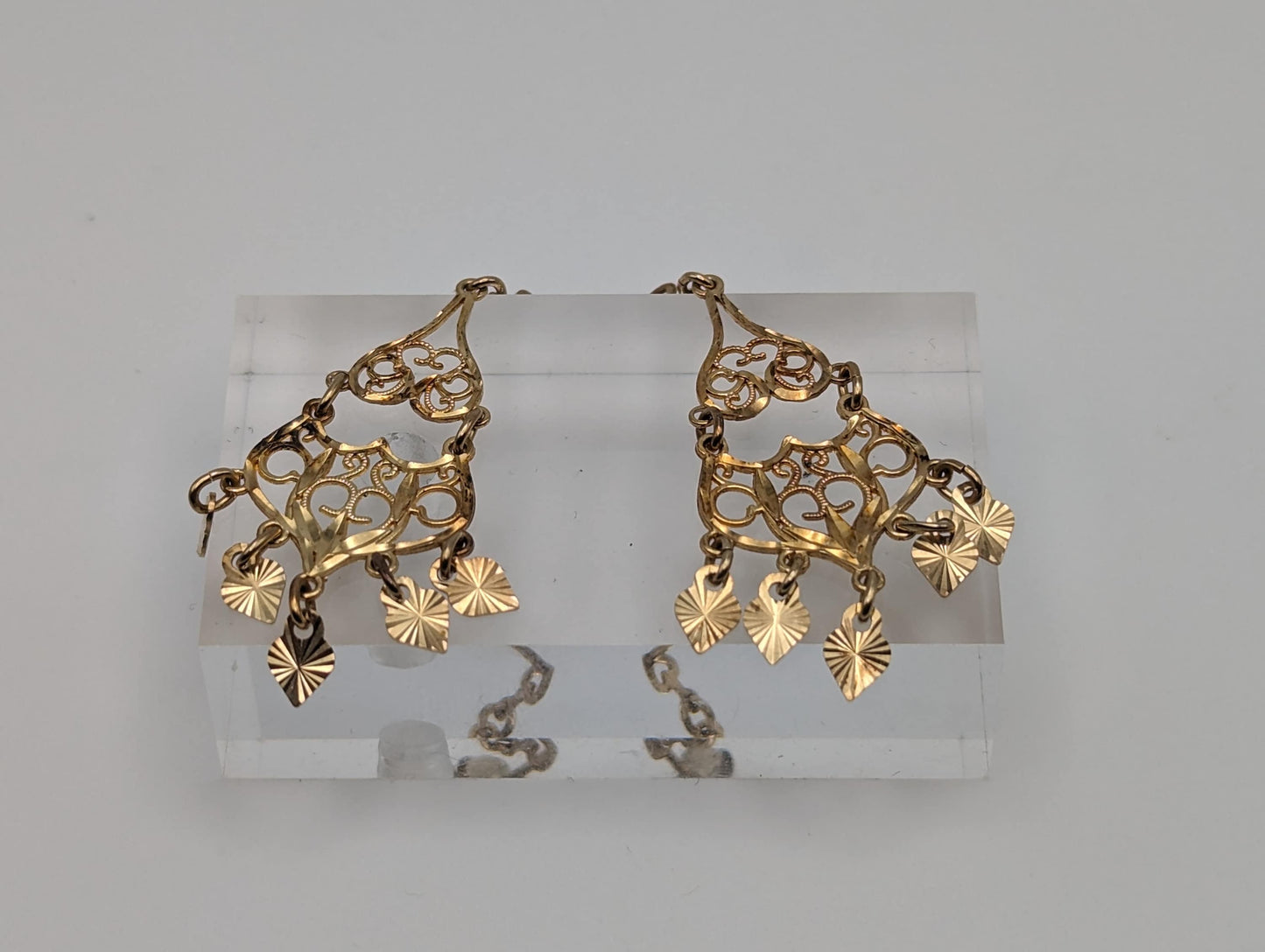 14k Yellow Gold Drop Dangel Filigree Earrings. 14k Dangel Earrings. 14k Filigree Earrings.