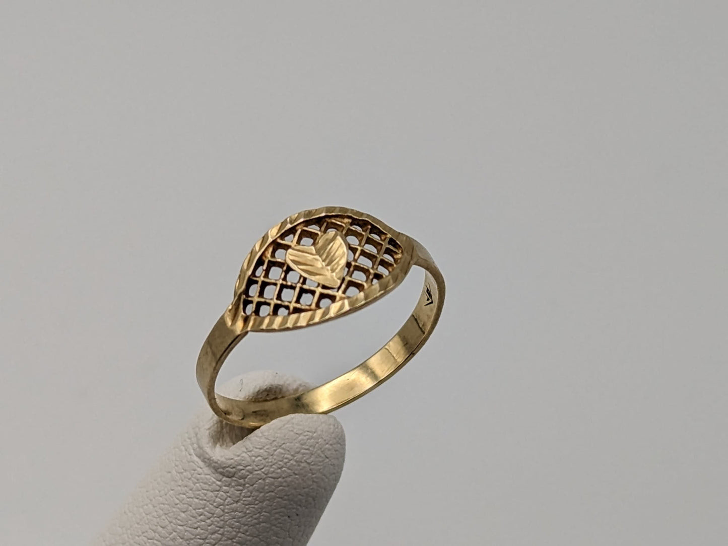 14k Gold Heart Quilted Pattern Ring. 14k Solid Gold Heart Promise Ring