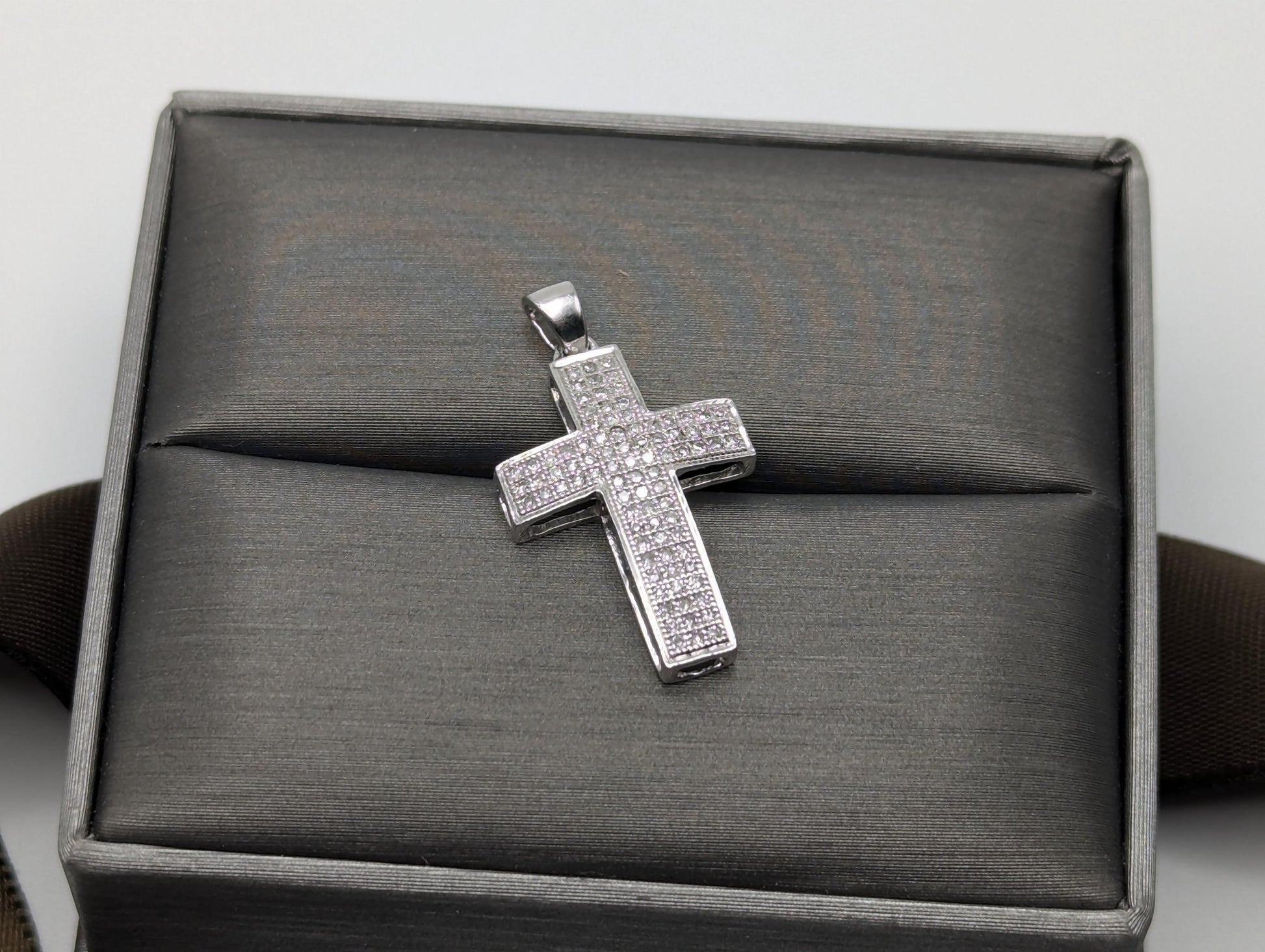 10K White Gold .43ctw Diamond Cross Pendant Crucifix Christian Pendant