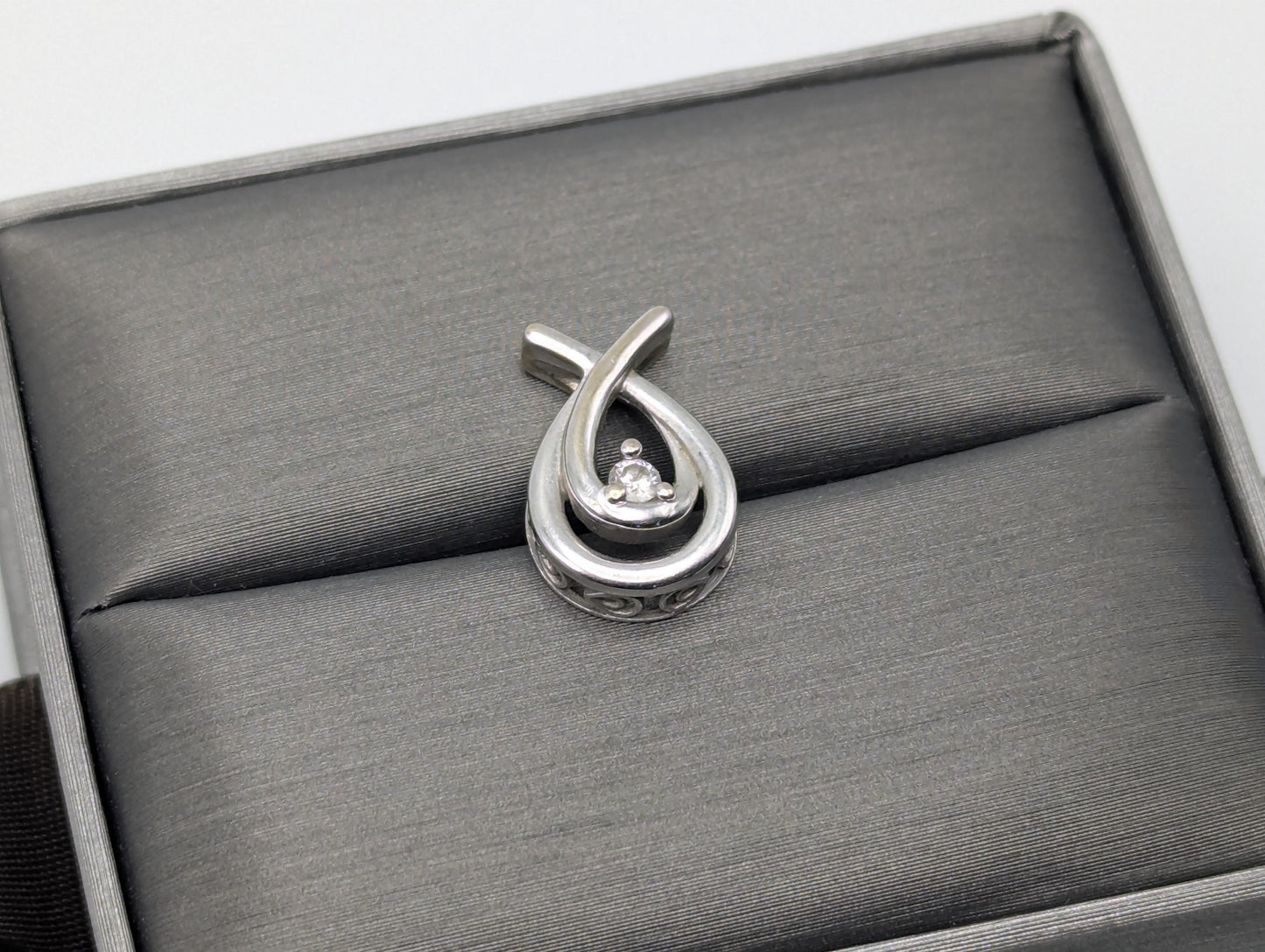 10K White Gold Diamond Tear Drop Pendant Diamond Pendant