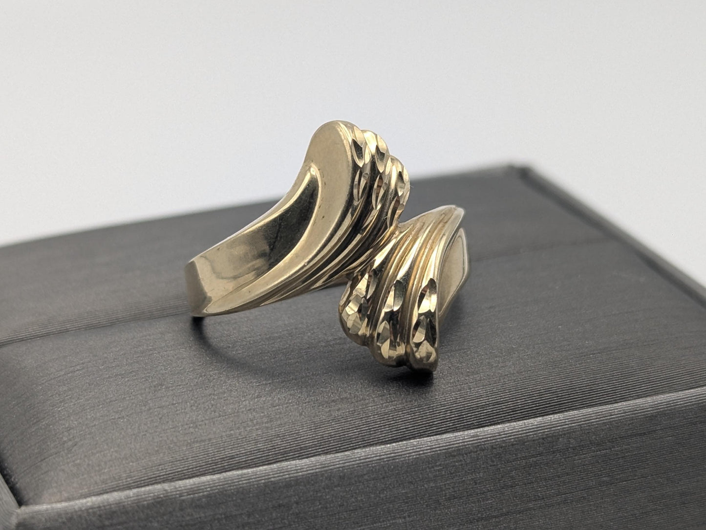 10K Yellow Gold Wave Etched Ring Promise Love Cocktail Ring Fancy Infinity Band