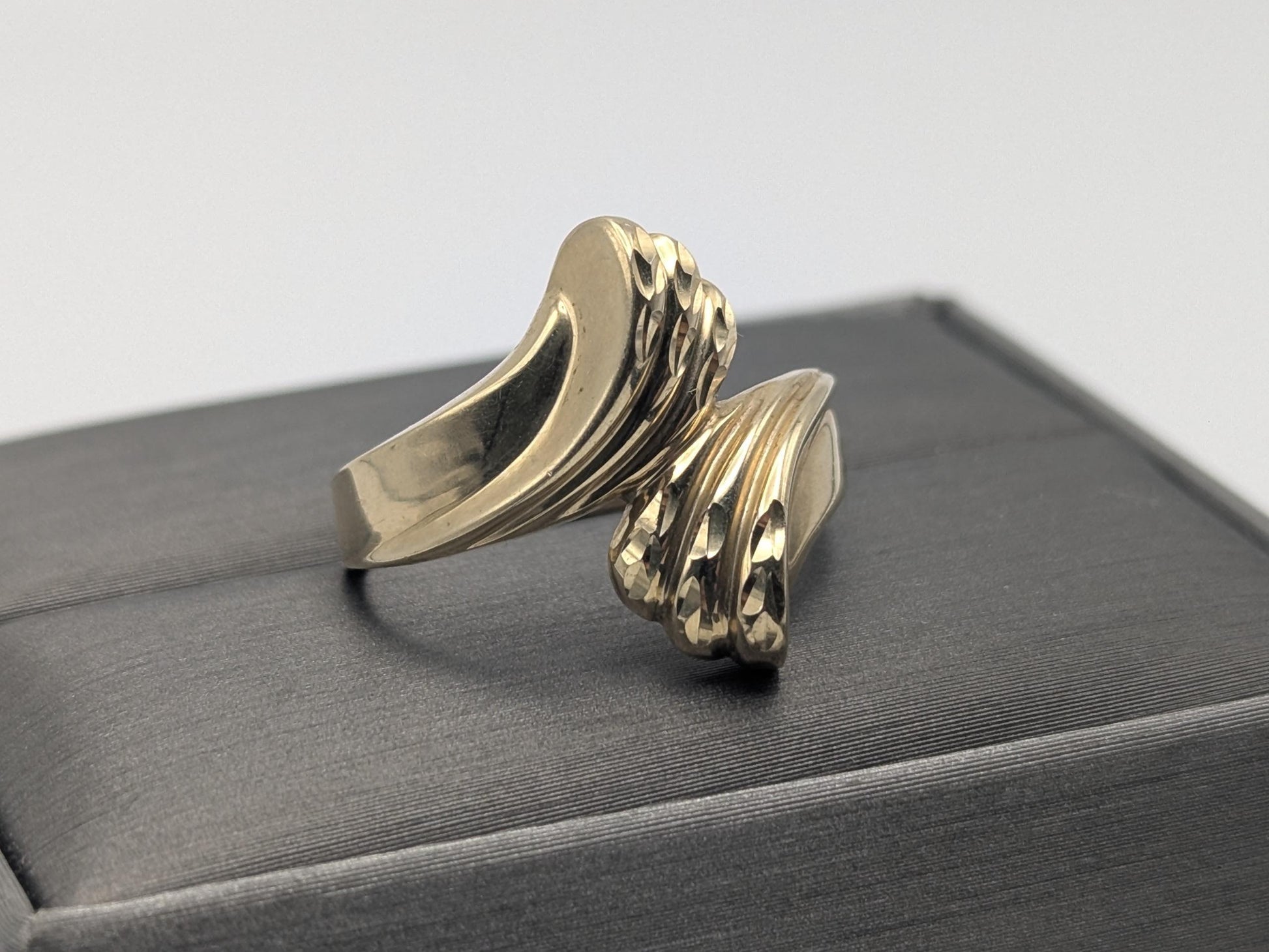 10K Yellow Gold Wave Etched Ring Promise Love Cocktail Ring Fancy Infinity Band