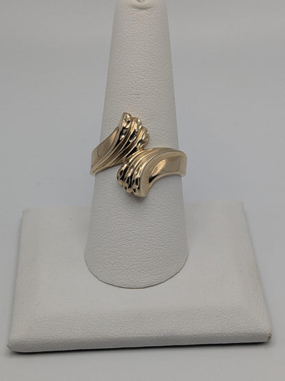 10K Yellow Gold Wave Etched Ring Promise Love Cocktail Ring Fancy Infinity Band