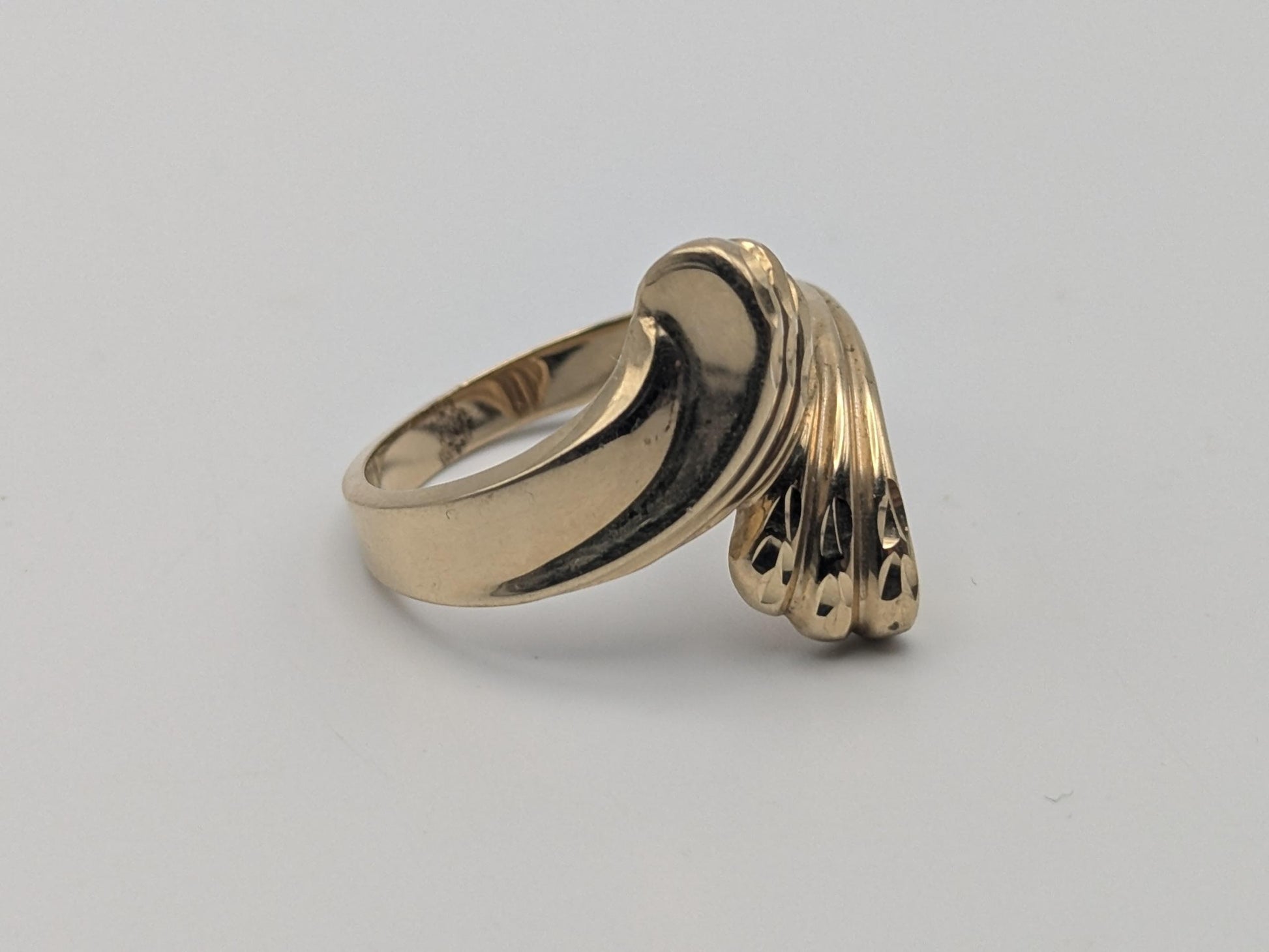 10K Yellow Gold Wave Etched Ring Promise Love Cocktail Ring Fancy Infinity Band