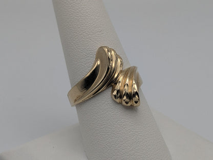10K Yellow Gold Wave Etched Ring Promise Love Cocktail Ring Fancy Infinity Band