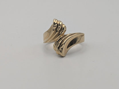 10K Yellow Gold Wave Etched Ring Promise Love Cocktail Ring Fancy Infinity Band