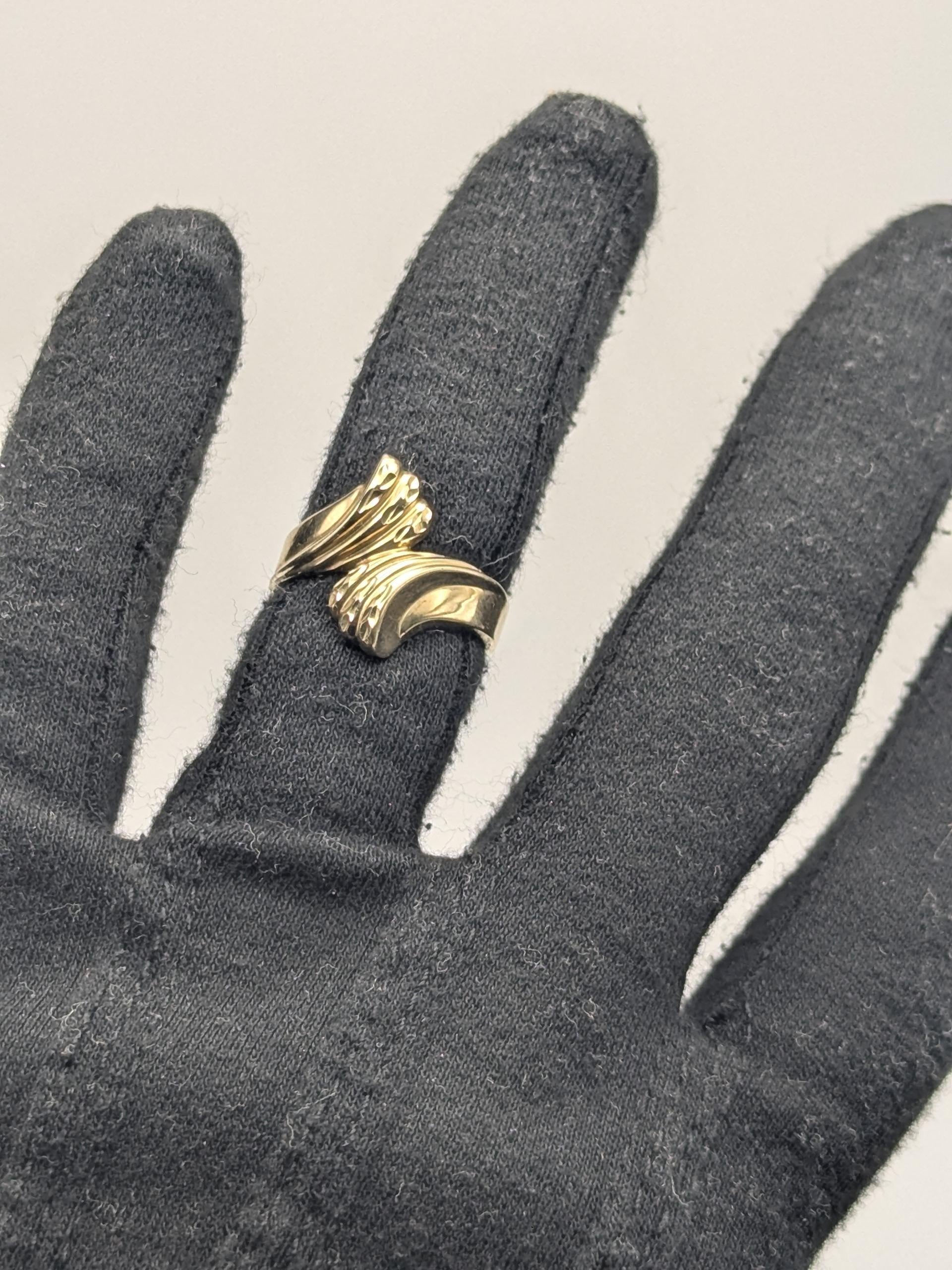 10K Yellow Gold Wave Etched Ring Promise Love Cocktail Ring Fancy Infinity Band