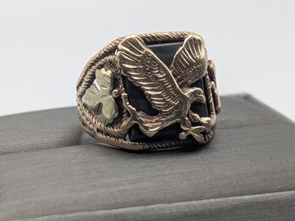 10k 12k Black Hills Gold Heavy 6.7 gr Agate Stone And  Gold Flying Eagle Ring