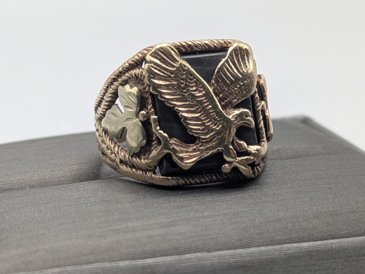 10k 12k Black Hills Gold Heavy 6.7 gr Agate Stone And  Gold Flying Eagle Ring