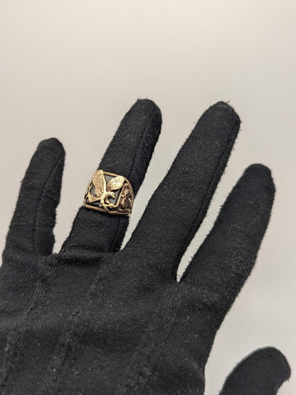 10k 12k Black Hills Gold Heavy 6.7 gr Agate Stone And  Gold Flying Eagle Ring