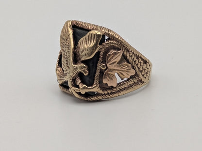 10k 12k Black Hills Gold Heavy 6.7 gr Agate Stone And  Gold Flying Eagle Ring