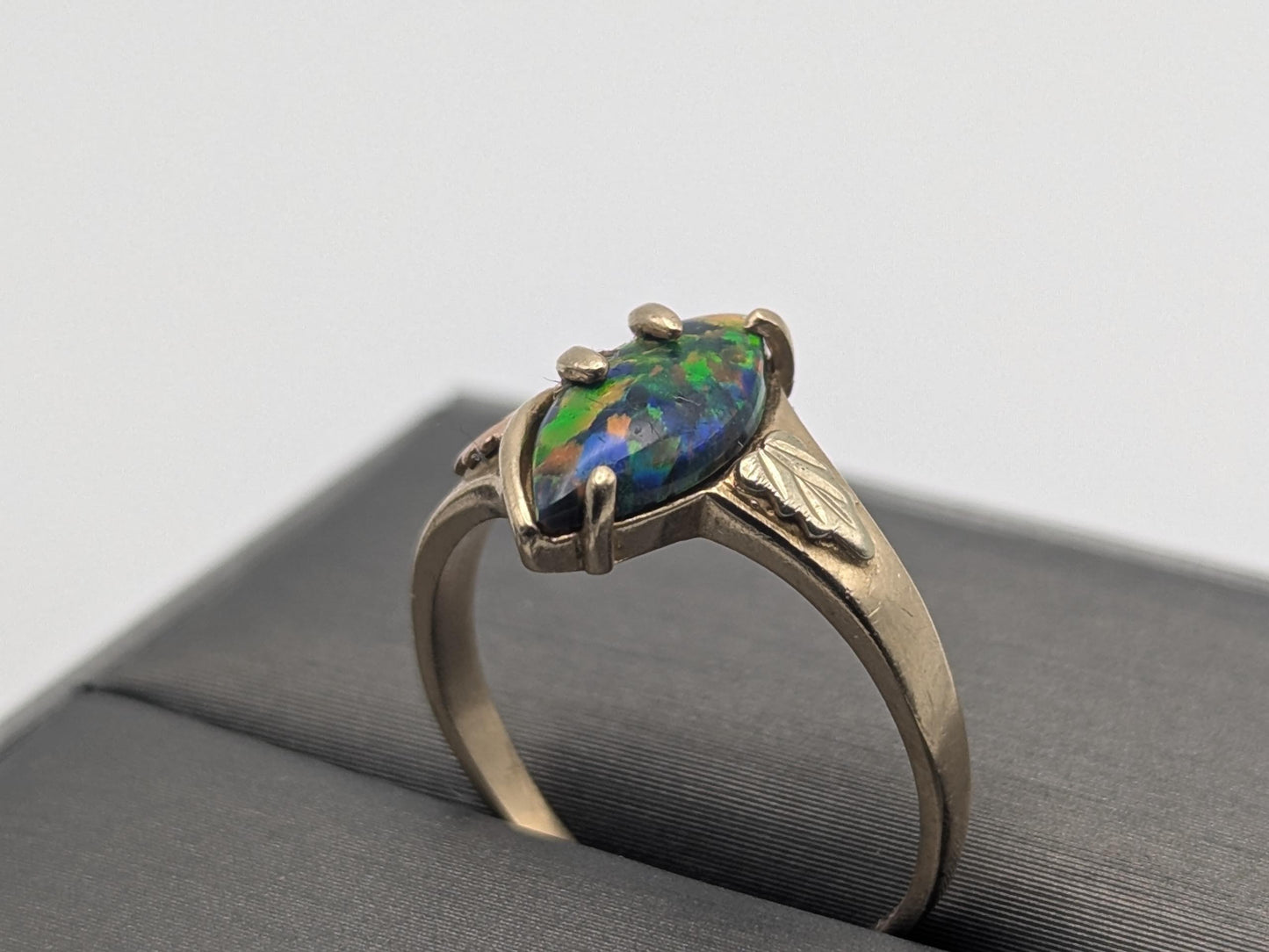 10k Black Hills Gold Fire Opal Vine Ring. Women's Black Hills Trio Gold Opal