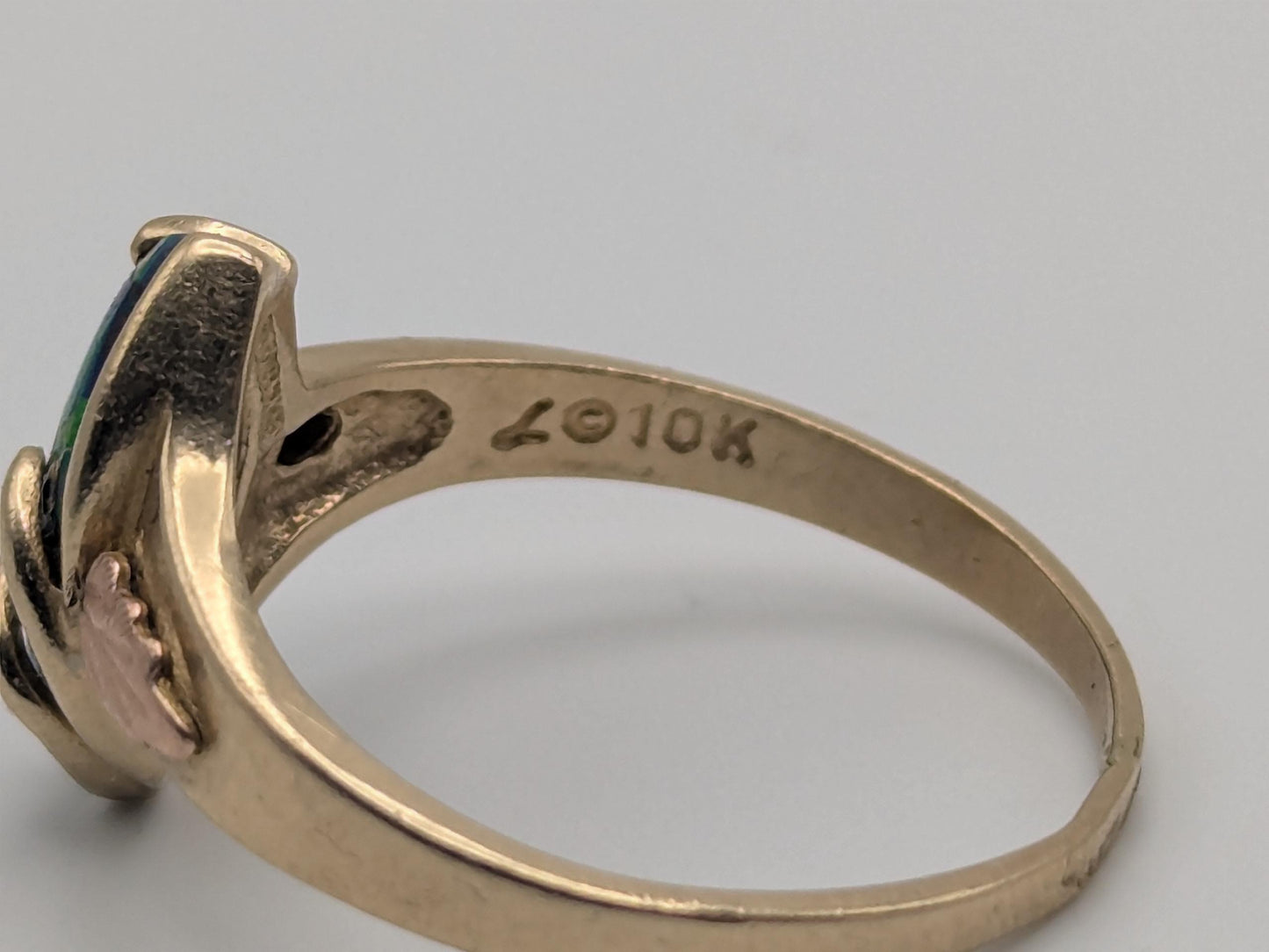 10k Black Hills Gold Fire Opal Vine Ring. Women's Black Hills Trio Gold Opal