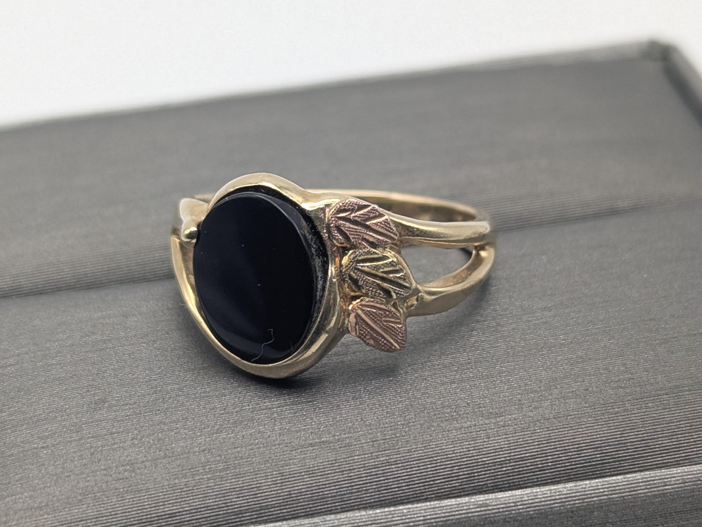 10k Black Hills Gold Onyx Vine Ring Black Hills Trio Gold Onyx Vine Ring.
