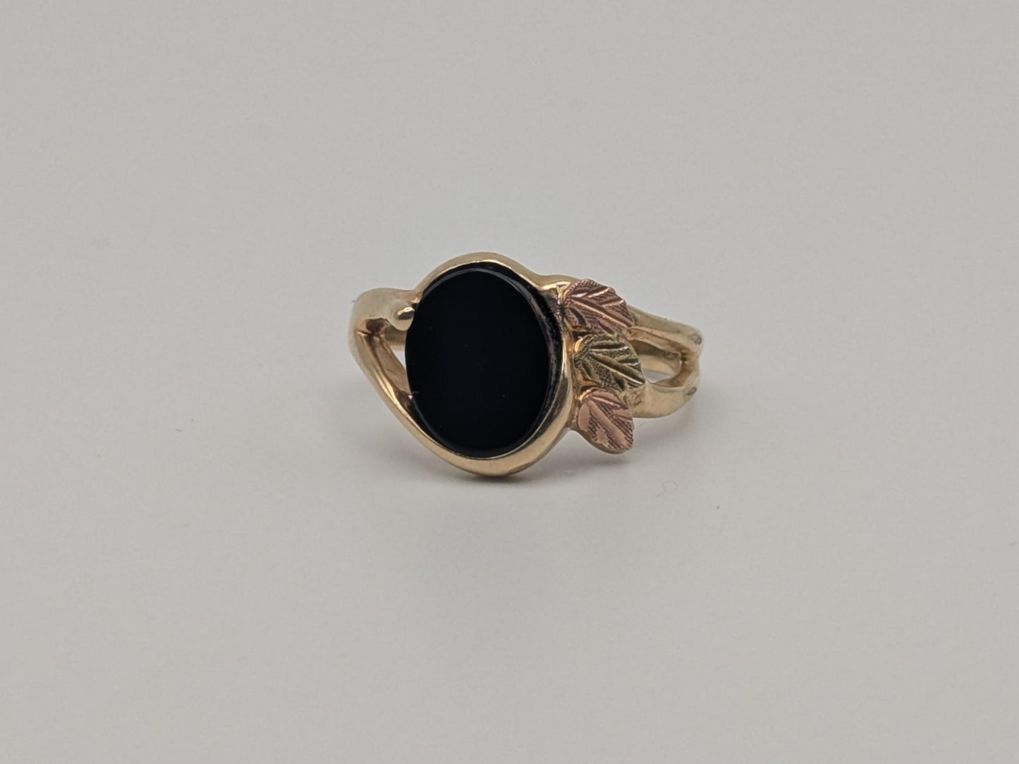 10k Black Hills Gold Onyx Vine Ring Black Hills Trio Gold Onyx Vine Ring.