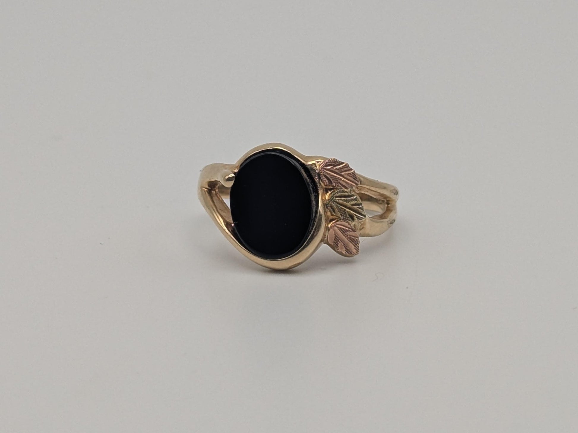 10k Black Hills Gold Onyx Vine Ring Black Hills Trio Gold Onyx Vine Ring.