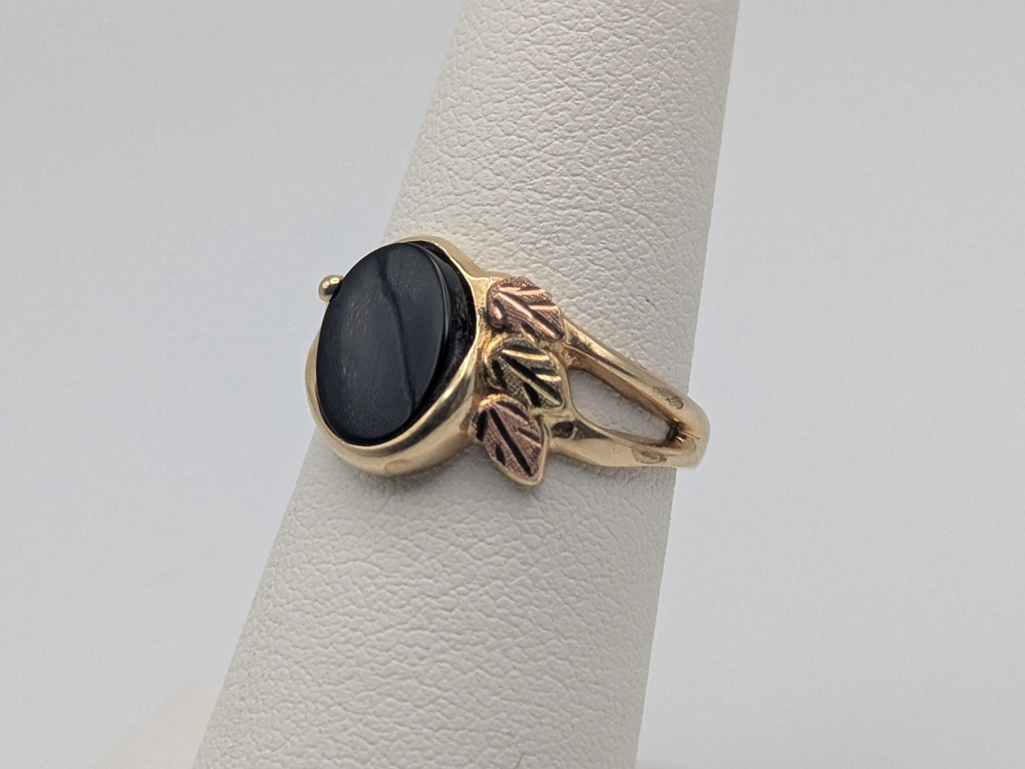 10k Black Hills Gold Onyx Vine Ring Black Hills Trio Gold Onyx Vine Ring.