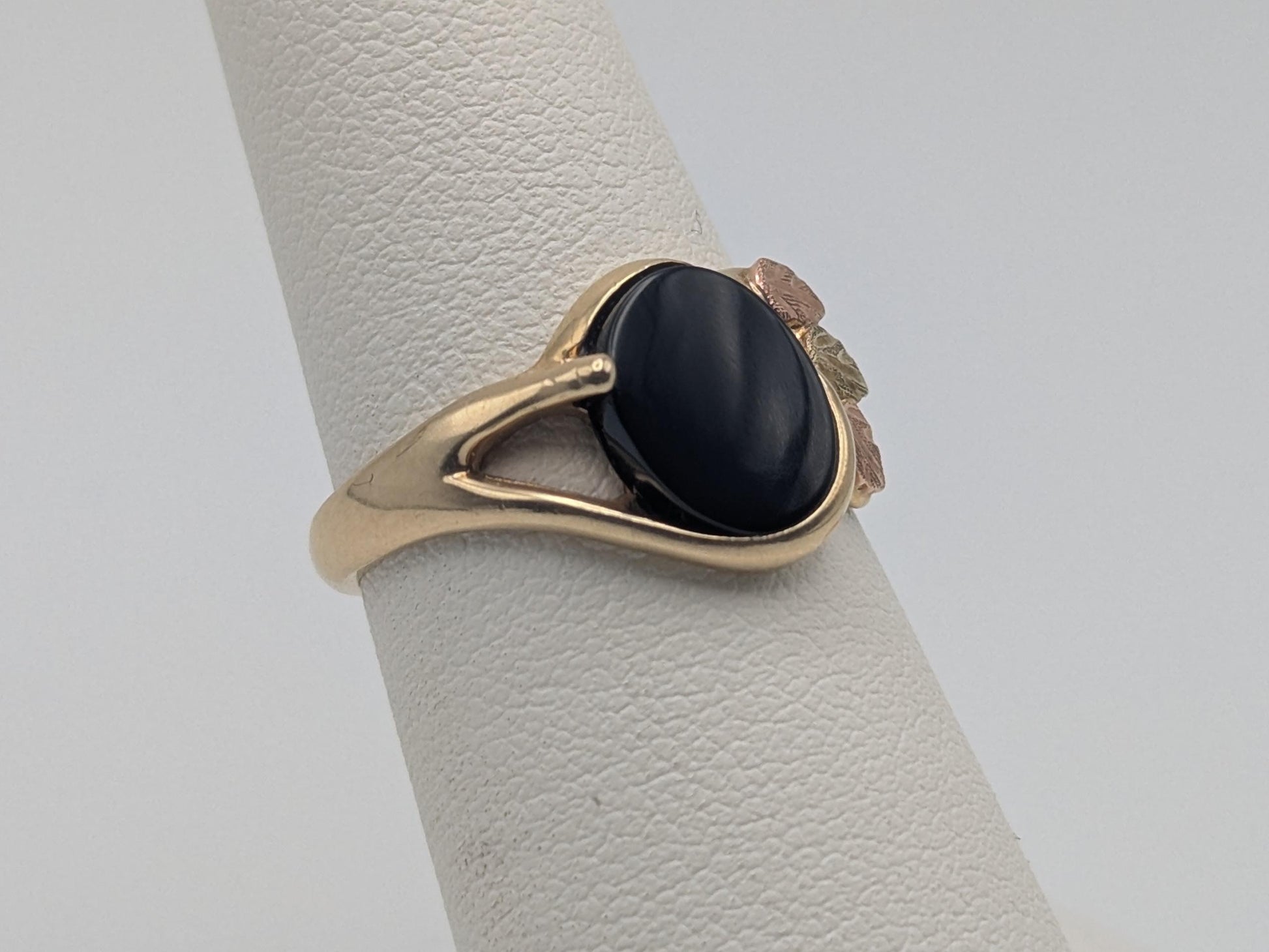 10k Black Hills Gold Onyx Vine Ring Black Hills Trio Gold Onyx Vine Ring.