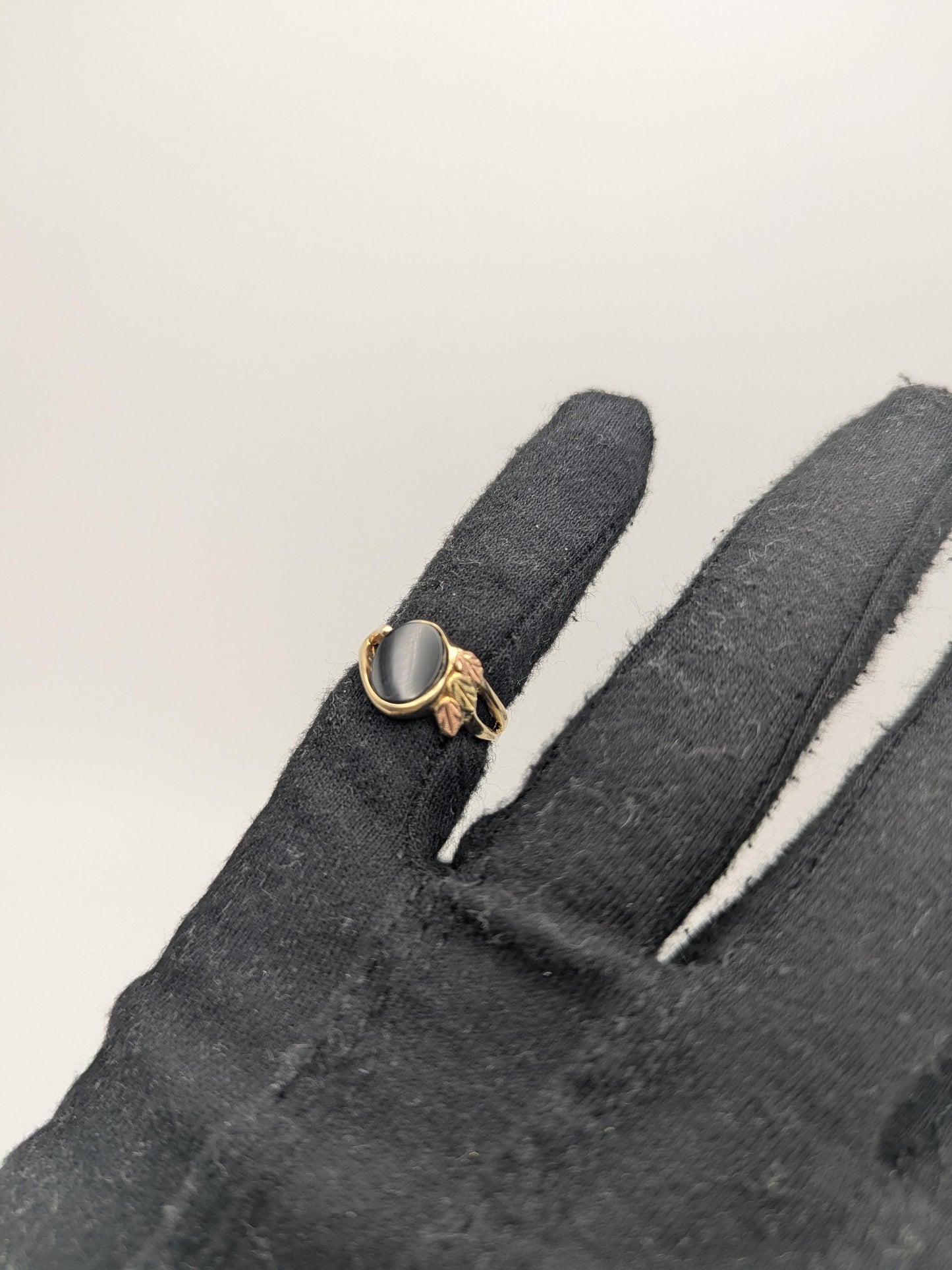 10k Black Hills Gold Onyx Vine Ring Black Hills Trio Gold Onyx Vine Ring.