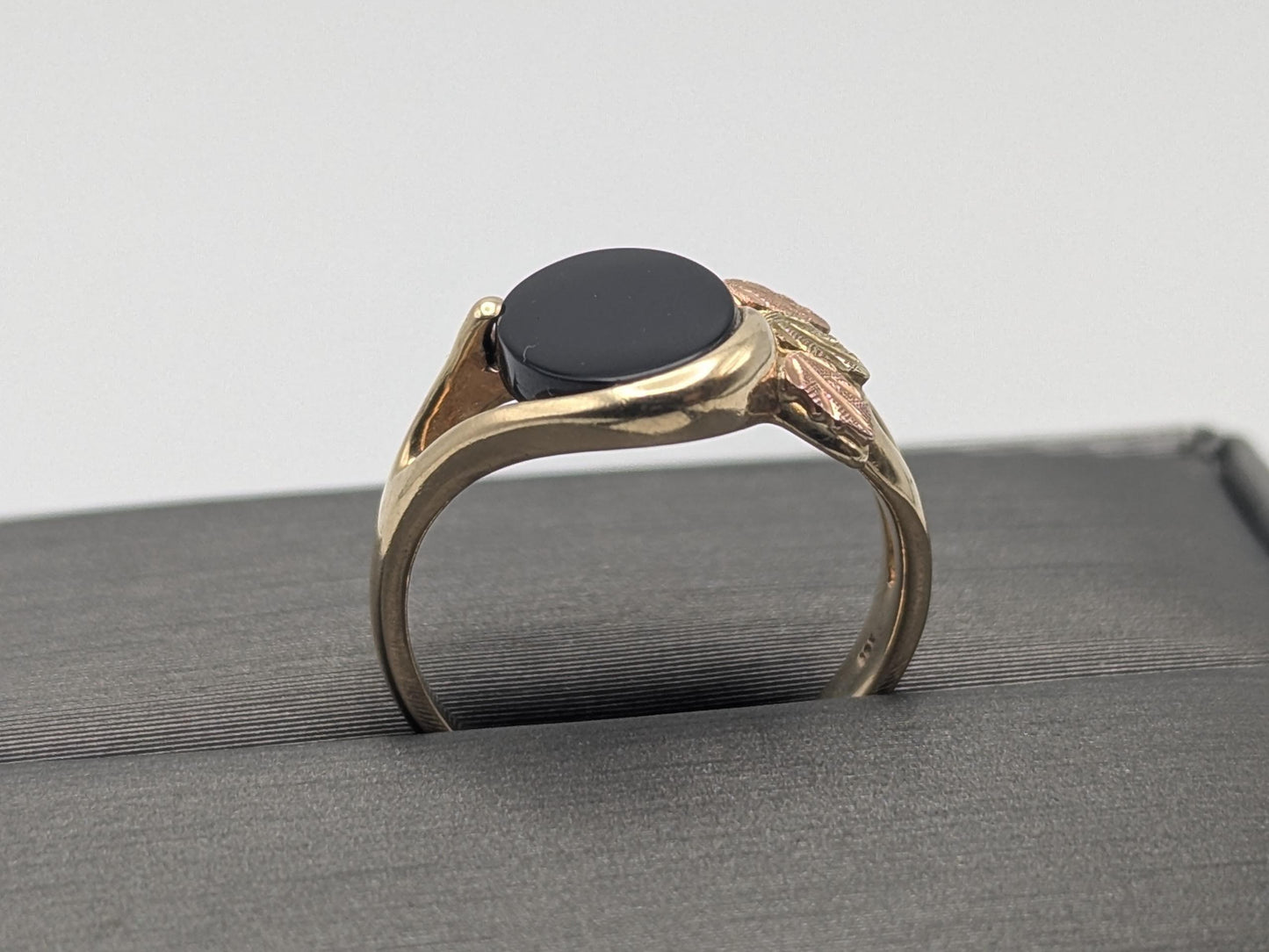 10k Black Hills Gold Onyx Vine Ring Black Hills Trio Gold Onyx Vine Ring.