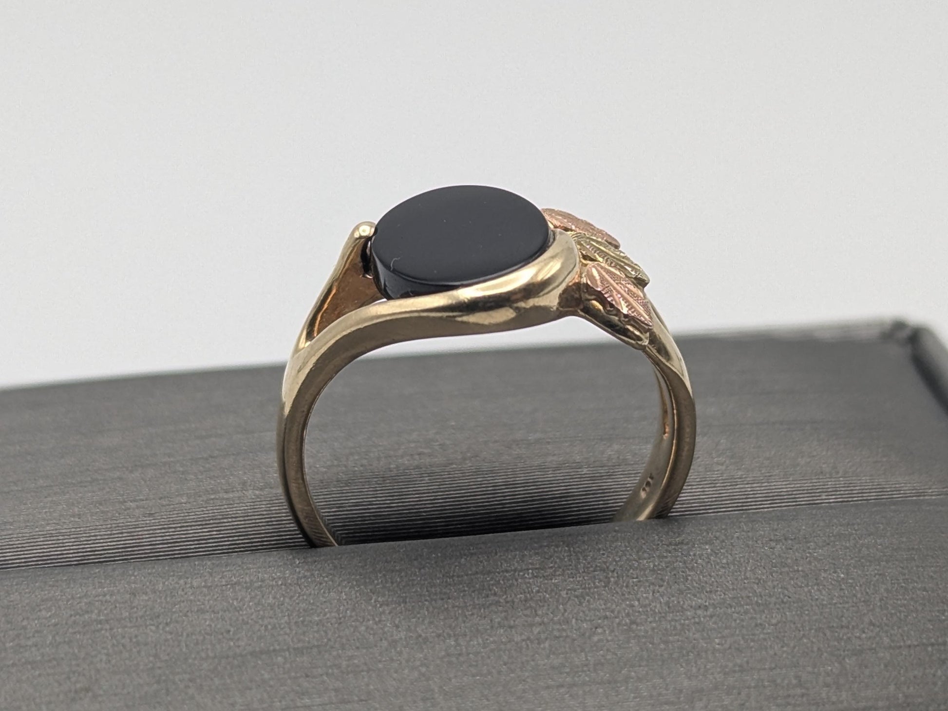 10k Black Hills Gold Onyx Vine Ring Black Hills Trio Gold Onyx Vine Ring.