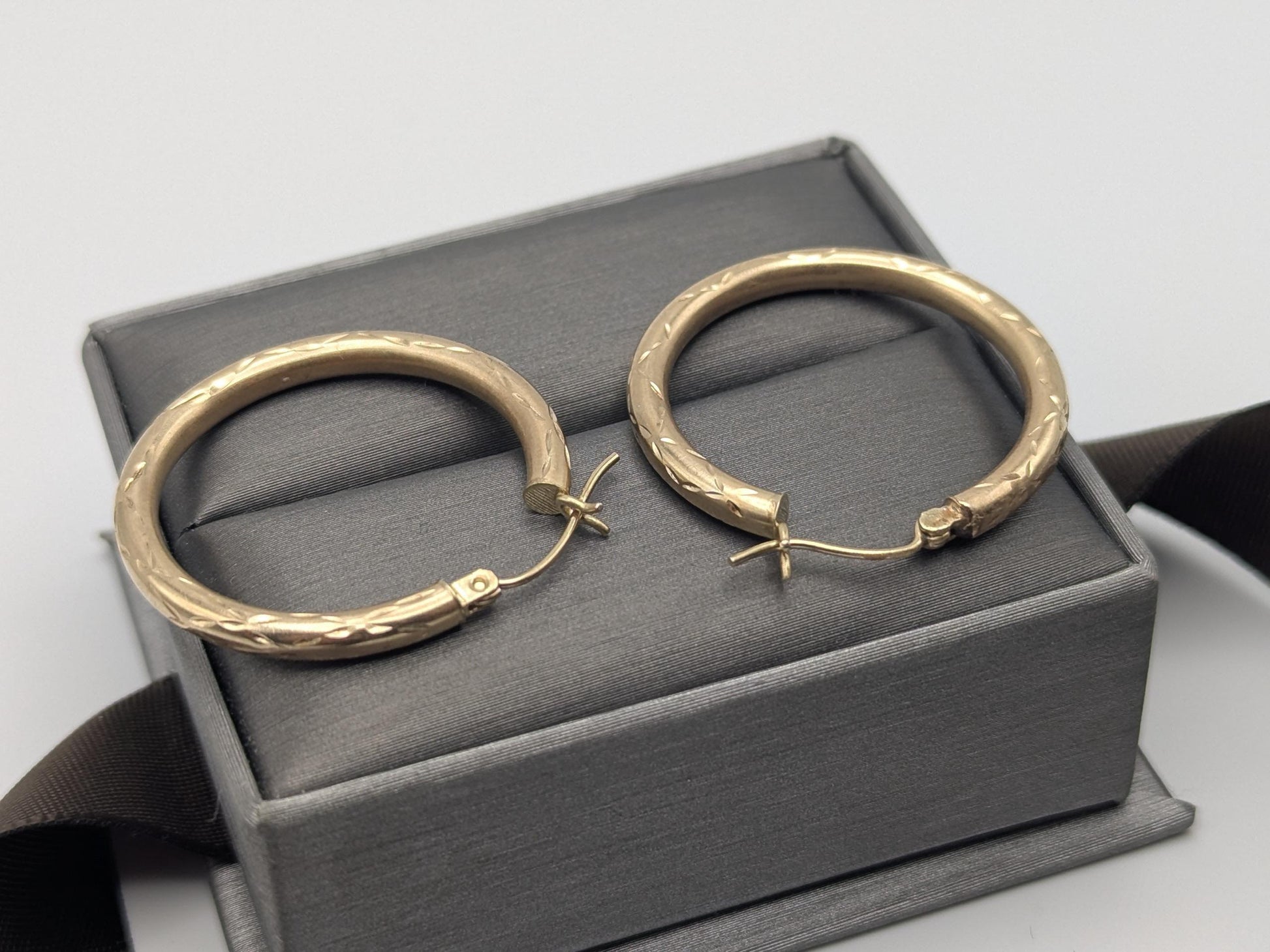 10k Large Vintage Gold Classic Etched Textured Hoop Earrings Gold Hoops Hinged