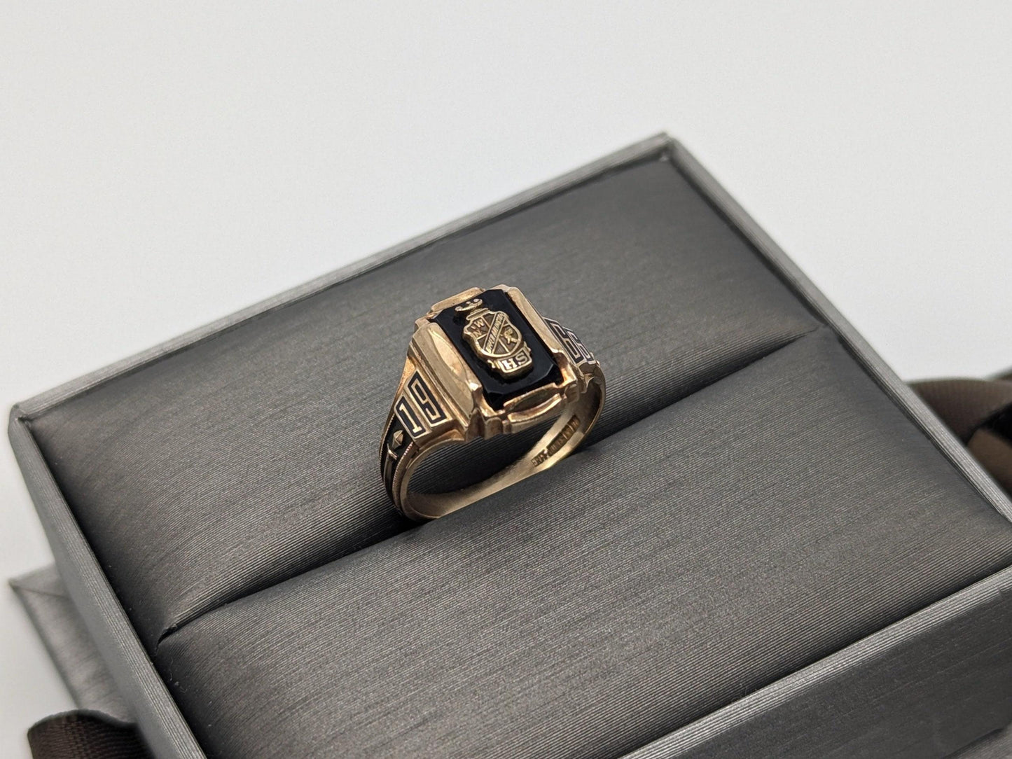 10k Vintage Solid 10k Yellow Gold Onyx  1966 High School Ring. 10k Pinky Ring.