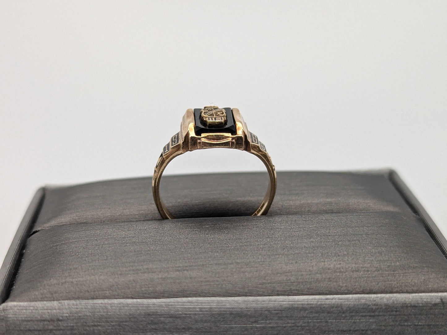 10k Vintage Solid 10k Yellow Gold Onyx  1966 High School Ring. 10k Pinky Ring.
