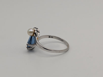 10k White Gold Blue Topaz Pearl Vintage Ring.Blue Pear-Cute Topaz Pearl Accent