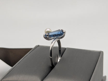 10k White Gold Blue Topaz Pearl Vintage Ring.Blue Pear-Cute Topaz Pearl Accent