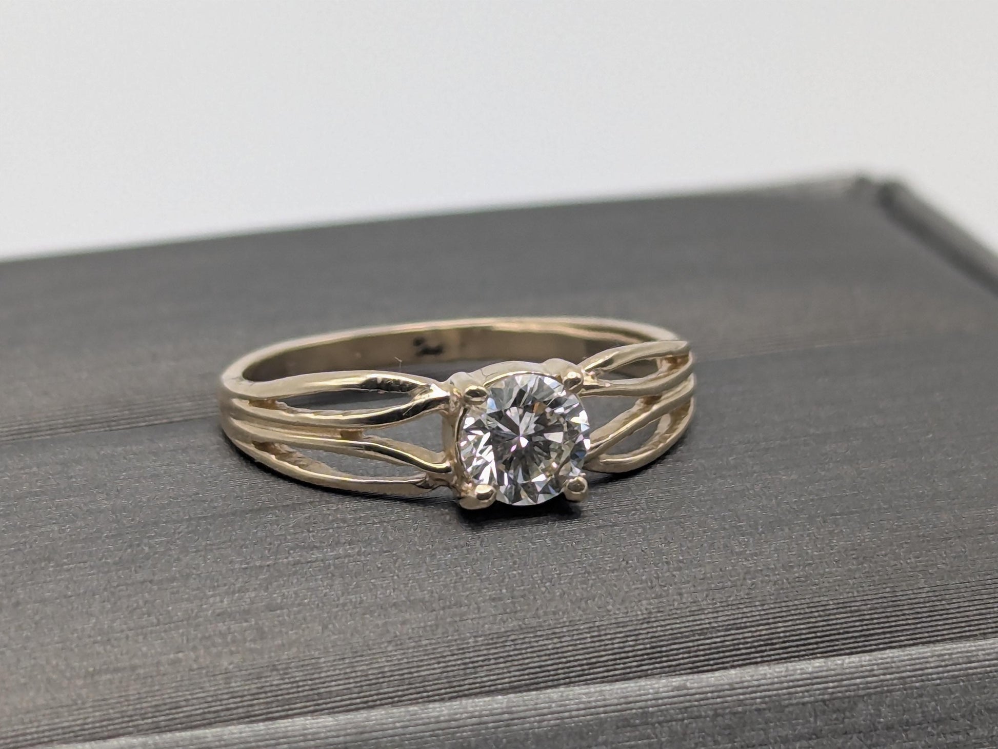 10k Yellow Gold .43ct Diamond Round Brilliant Cut Solitaire Wedding Promise