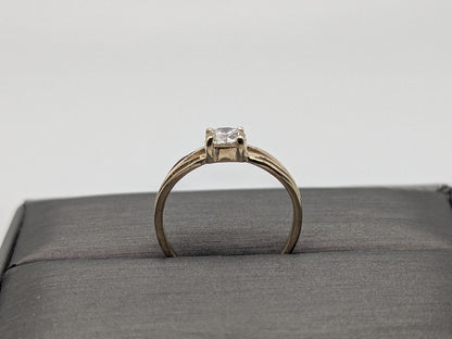 10k Yellow Gold .43ct Diamond Round Brilliant Cut Solitaire Wedding Promise
