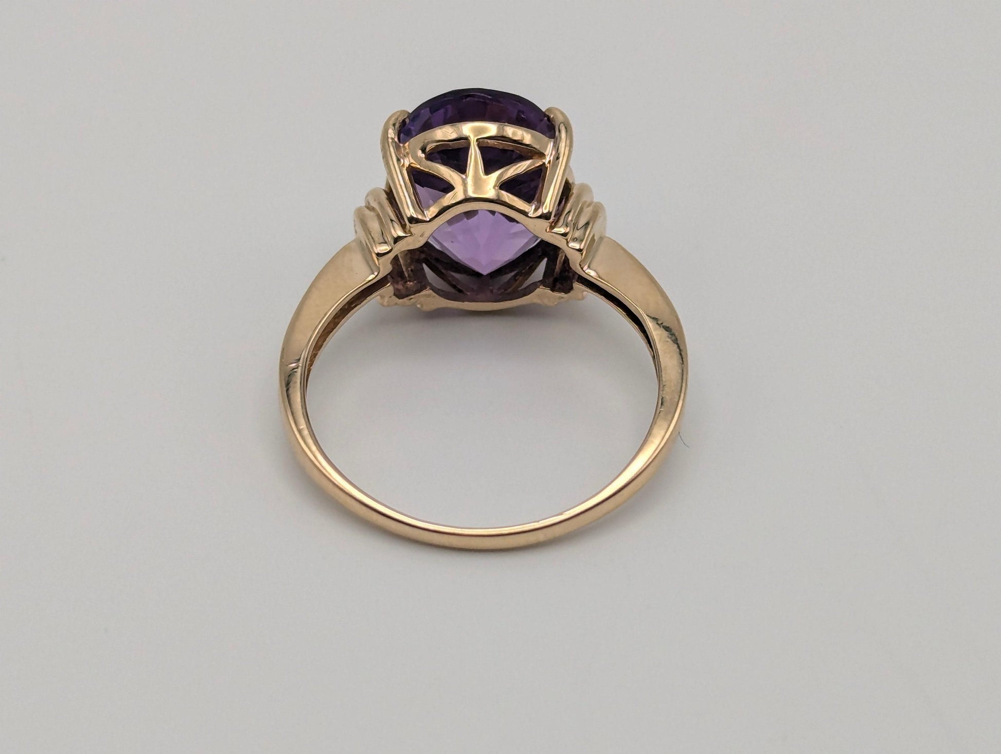 10k Yellow Gold Amethyst Ring. Vintage Promise Wedding Cocktail Band