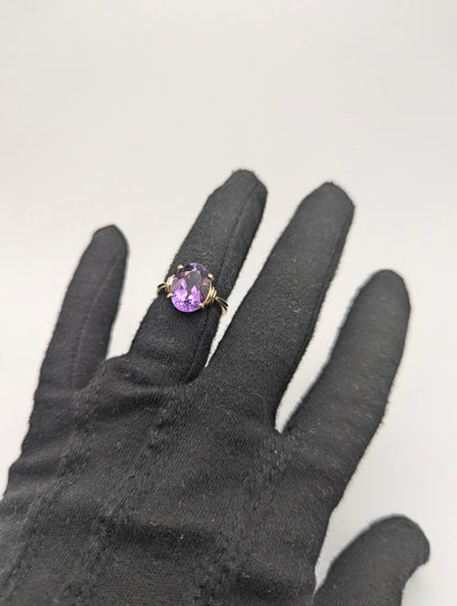 10k Yellow Gold Amethyst Ring. Vintage Promise Wedding Cocktail Band