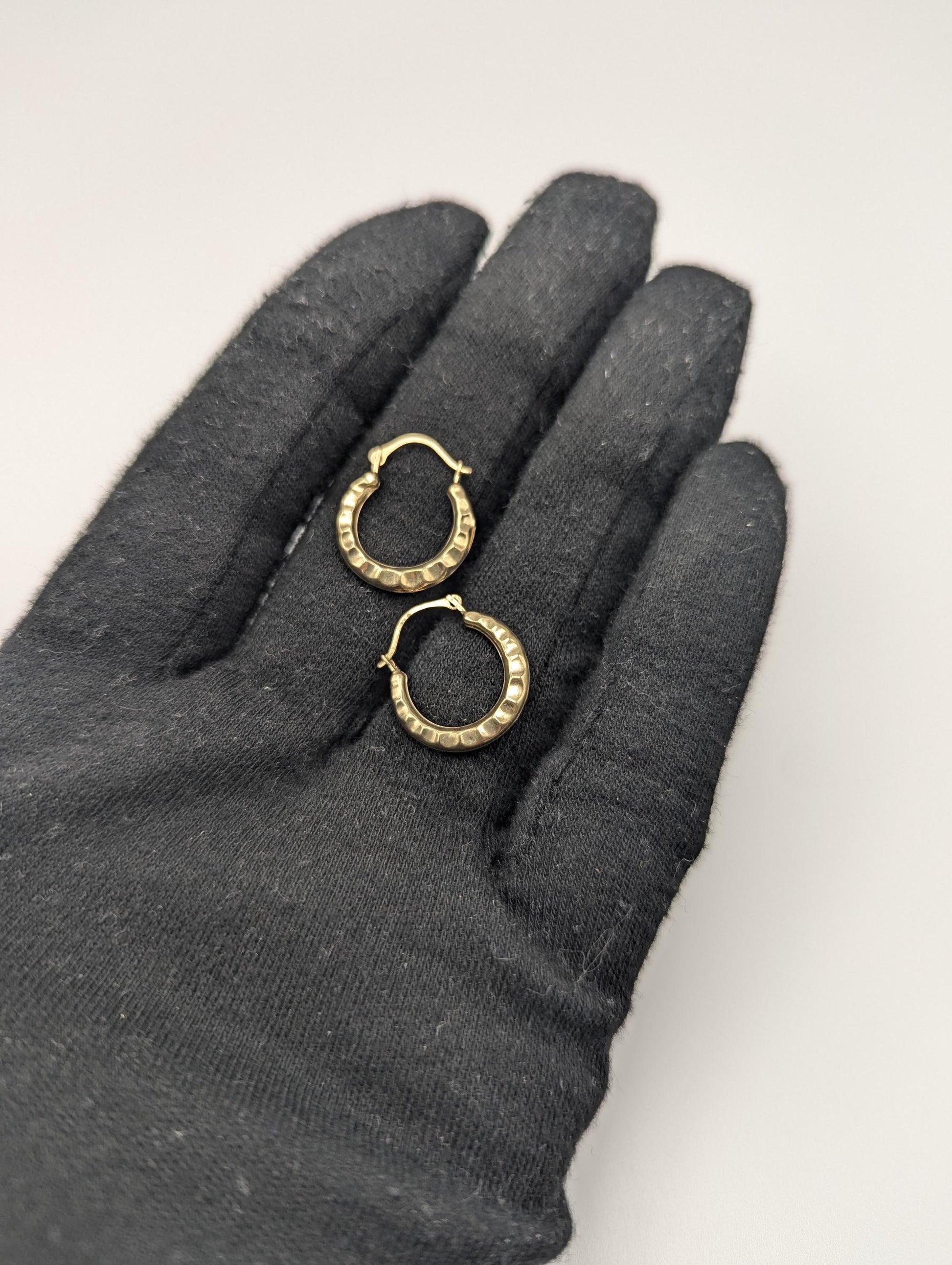 10k Yellow Gold Classic Small Hoop Hammered Round Earrings Dainty Gold Hoops