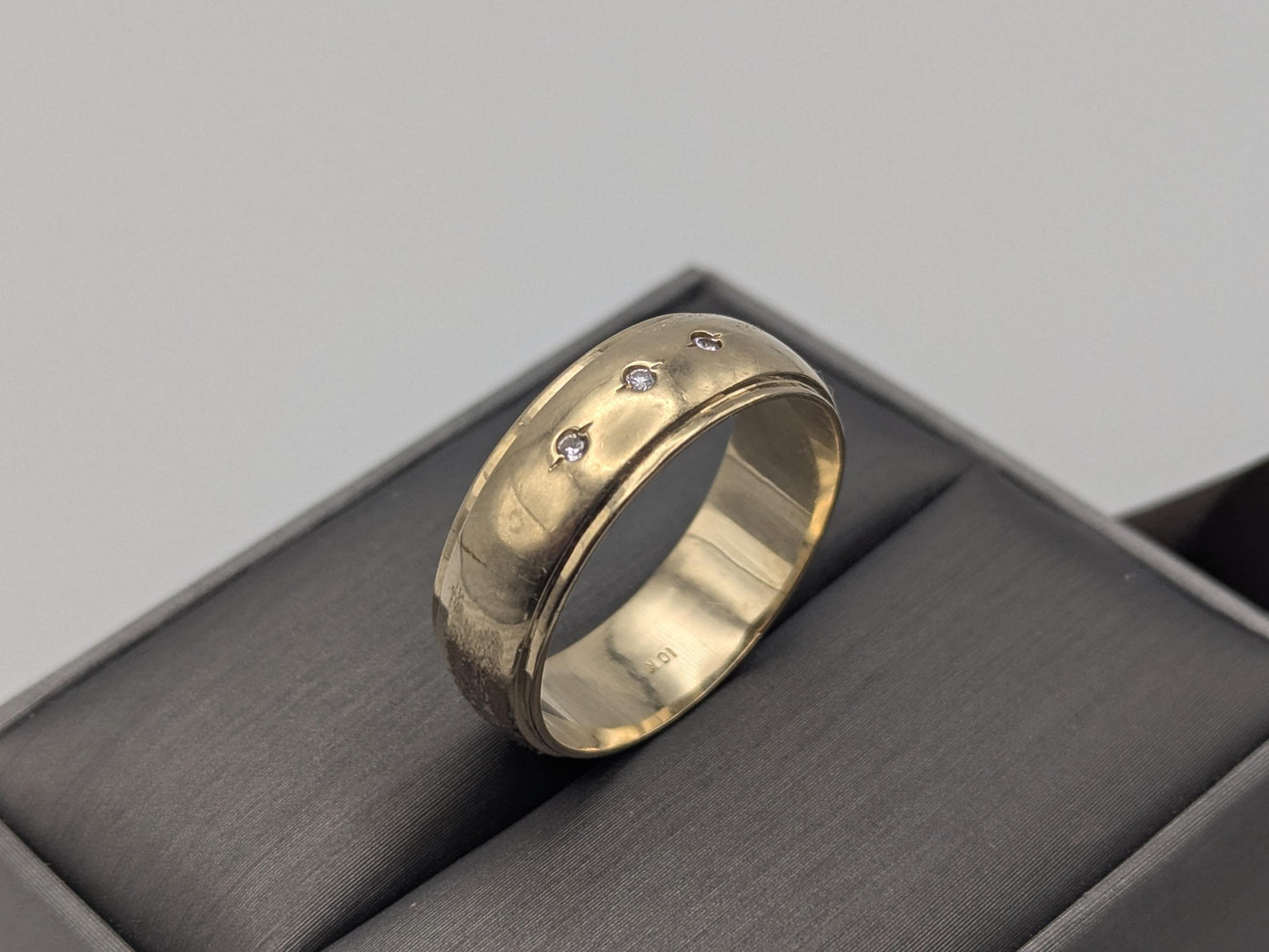 10k Yellow Gold HEAVY 7.9 gr Men's Diamonds with Edge Wedding Band Anniversary