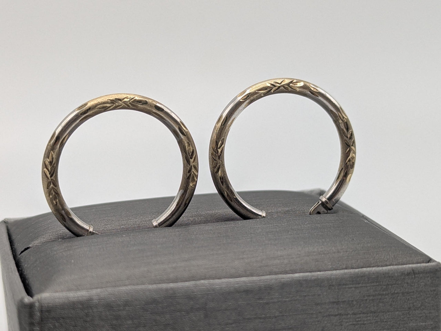 14k Large Vintage Gold Classic Etched Textured Hoop Earrings Gold Hoops Hinged